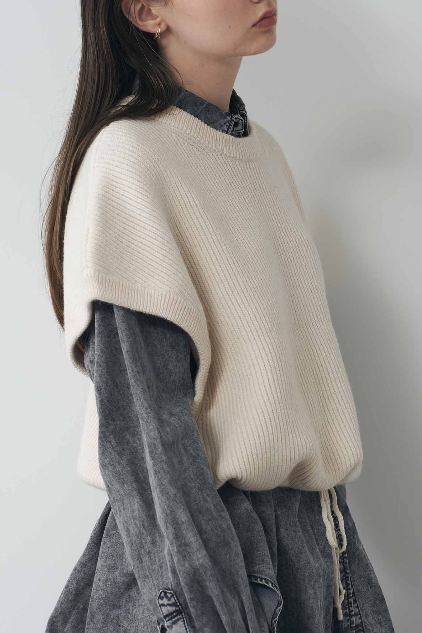 Cropped knit gilet