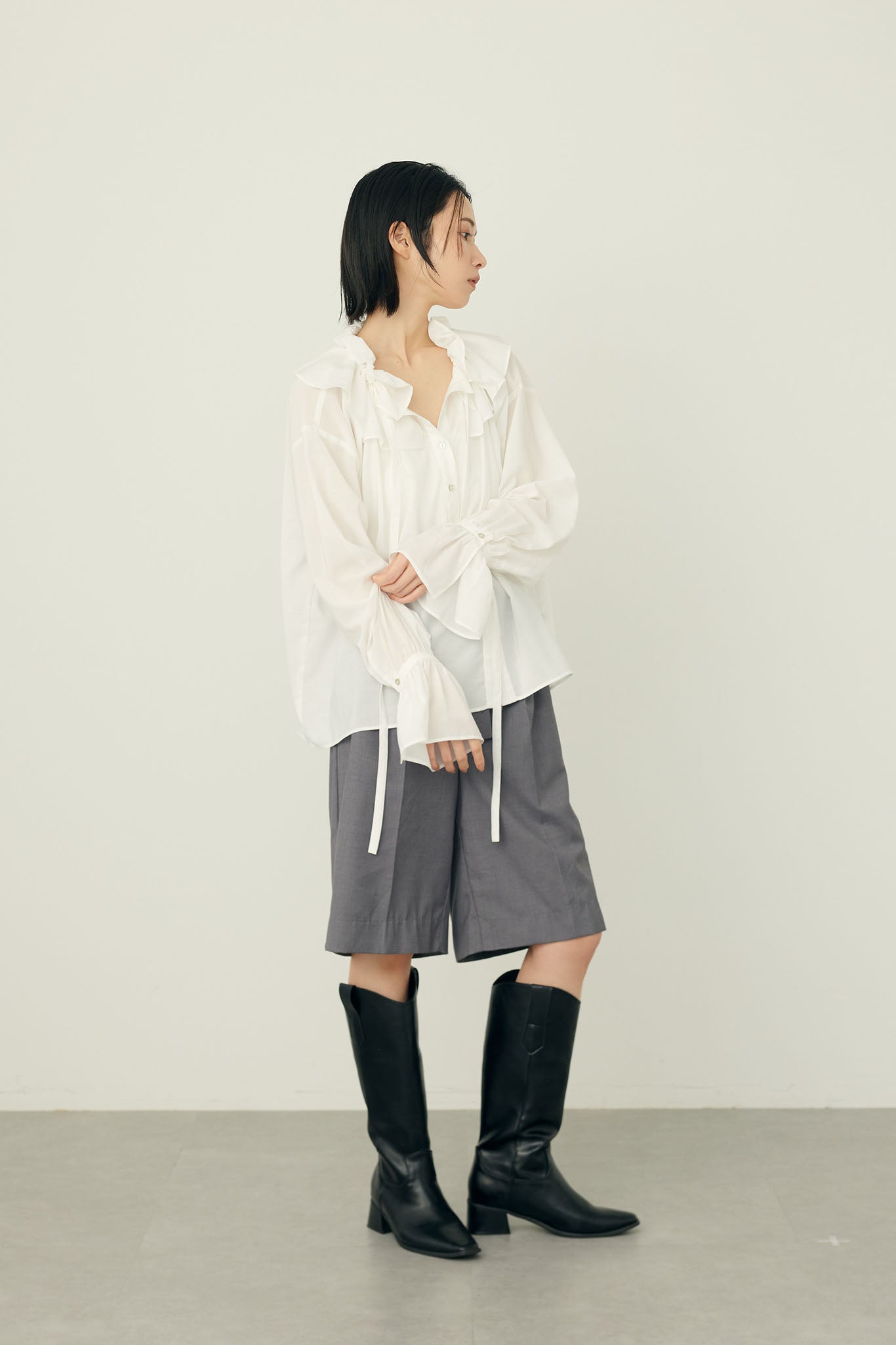 ラッフルシアブラウス