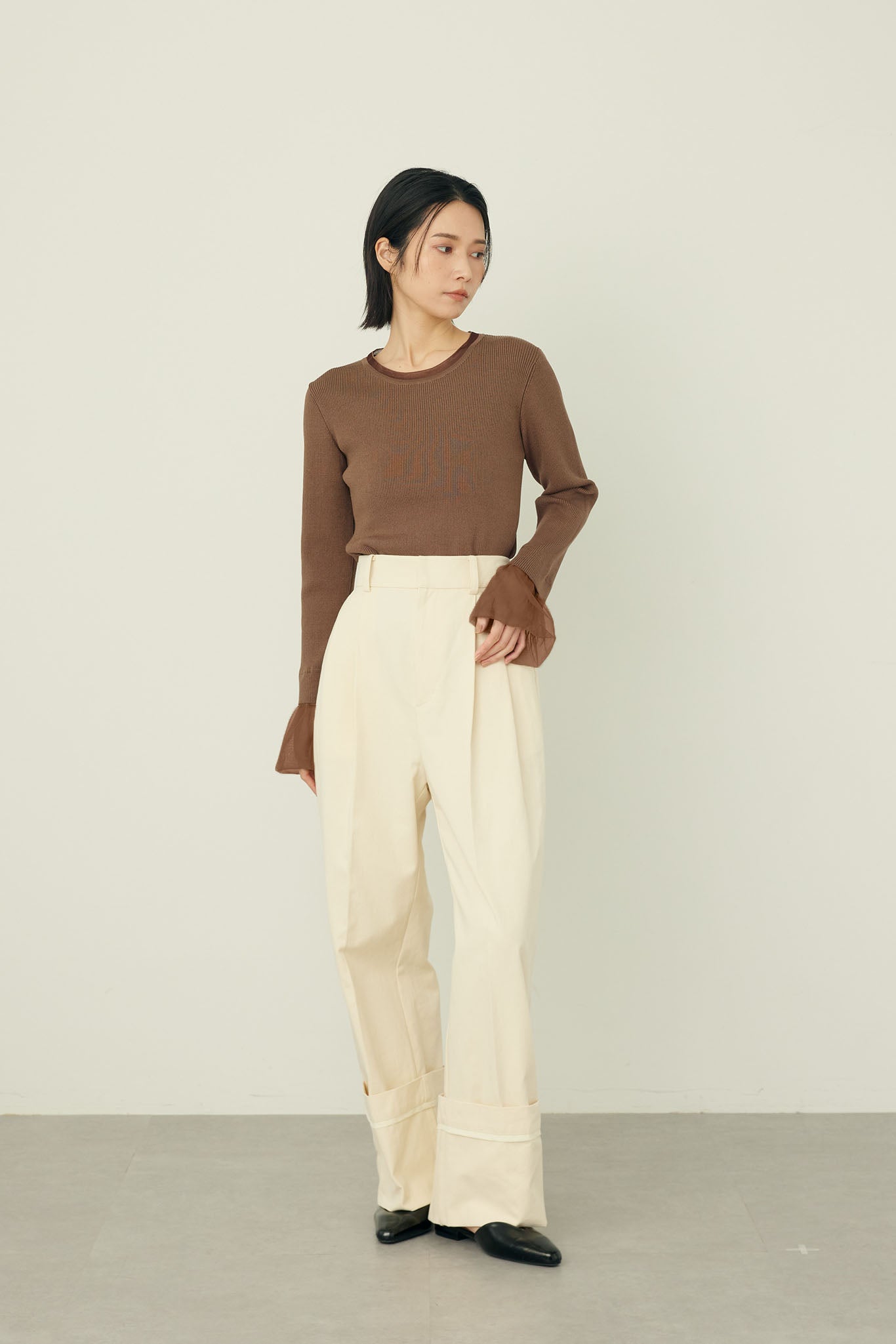 ロールアップパンツ