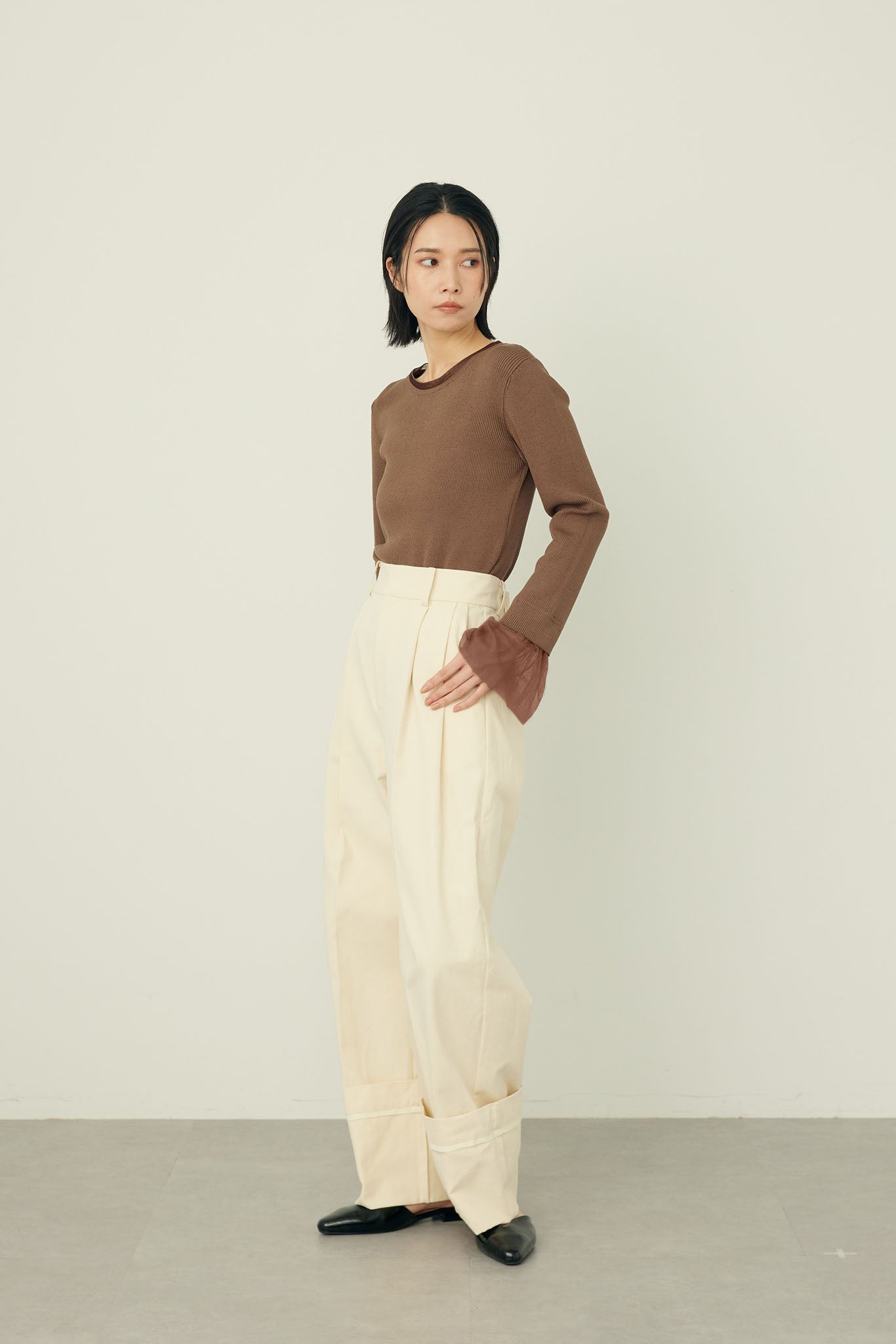 ロールアップパンツ