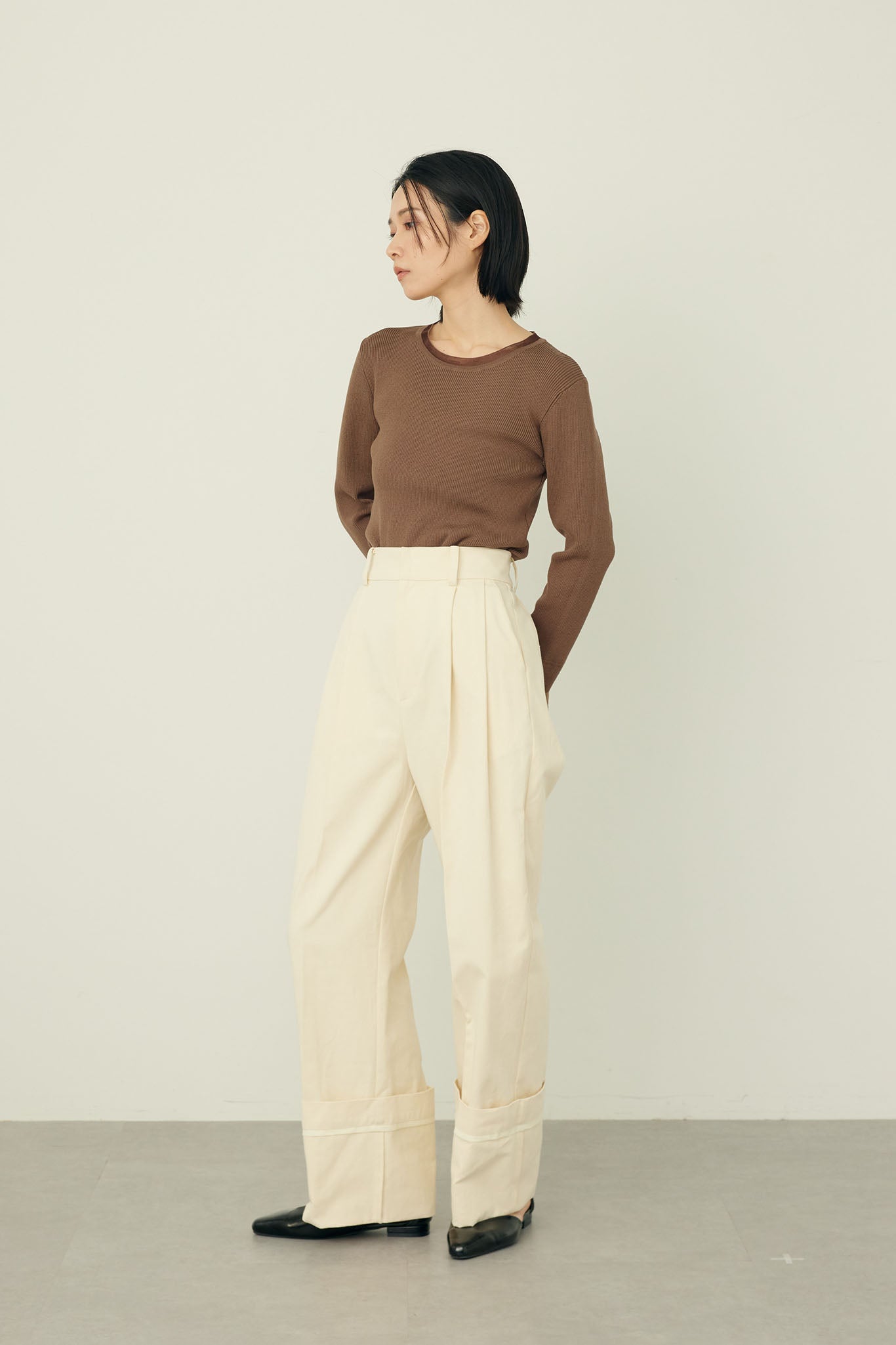 ロールアップパンツ