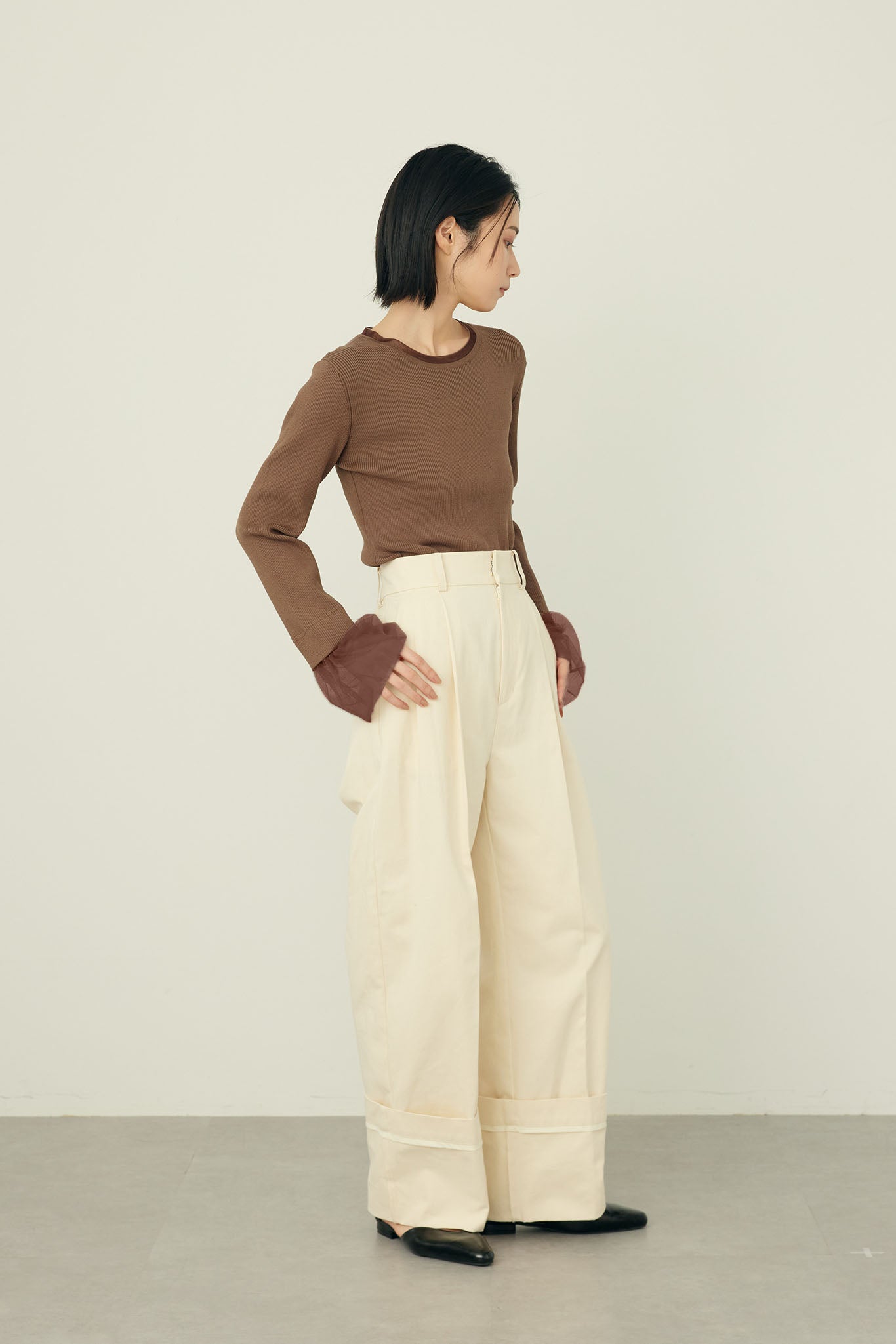 ロールアップパンツ