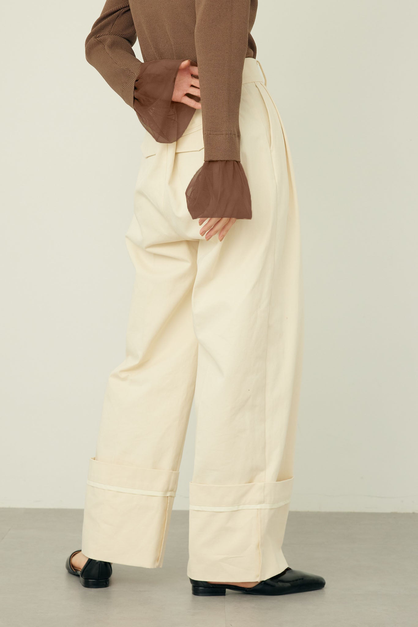 ロールアップパンツ