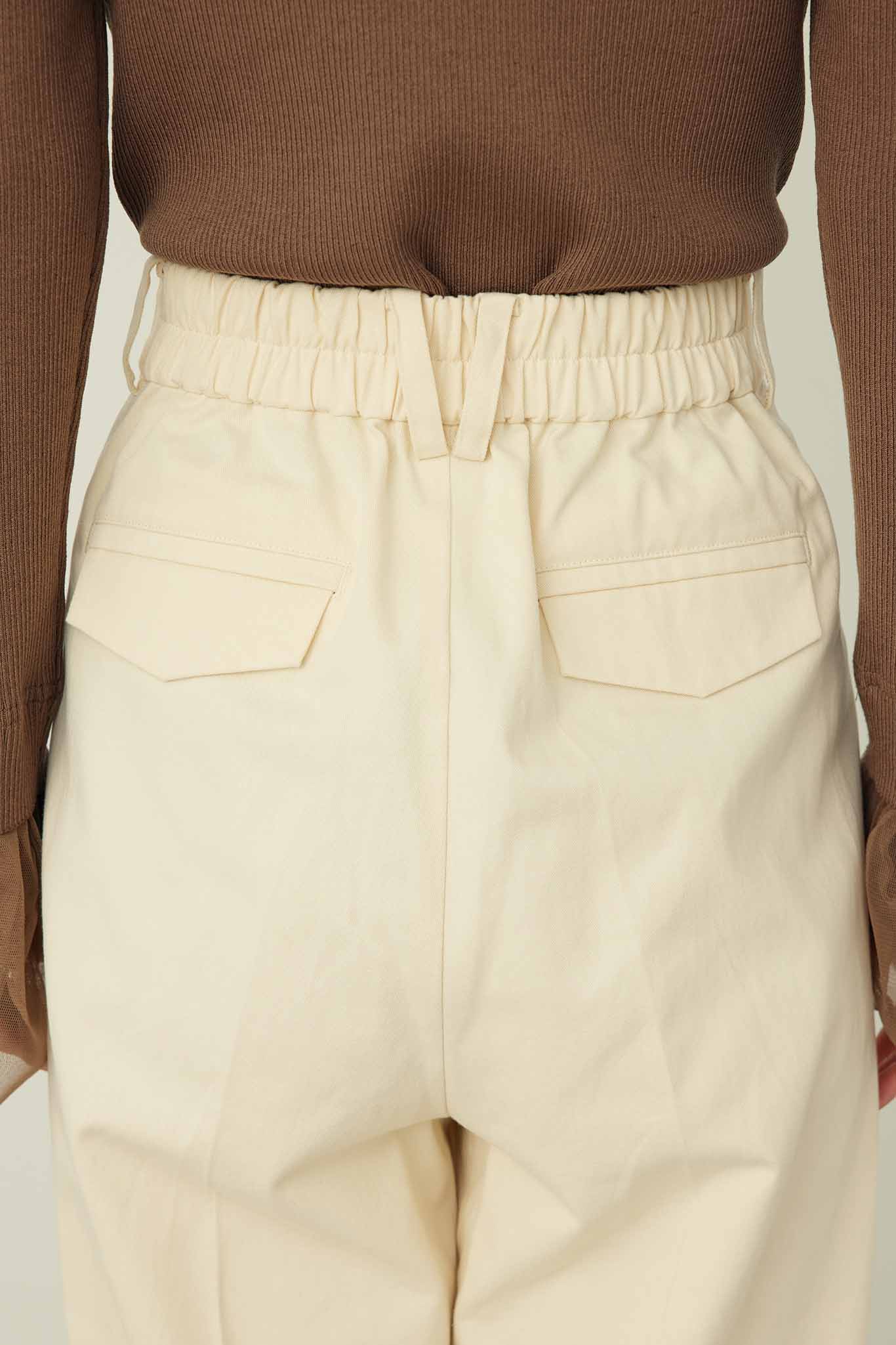 ロールアップパンツ