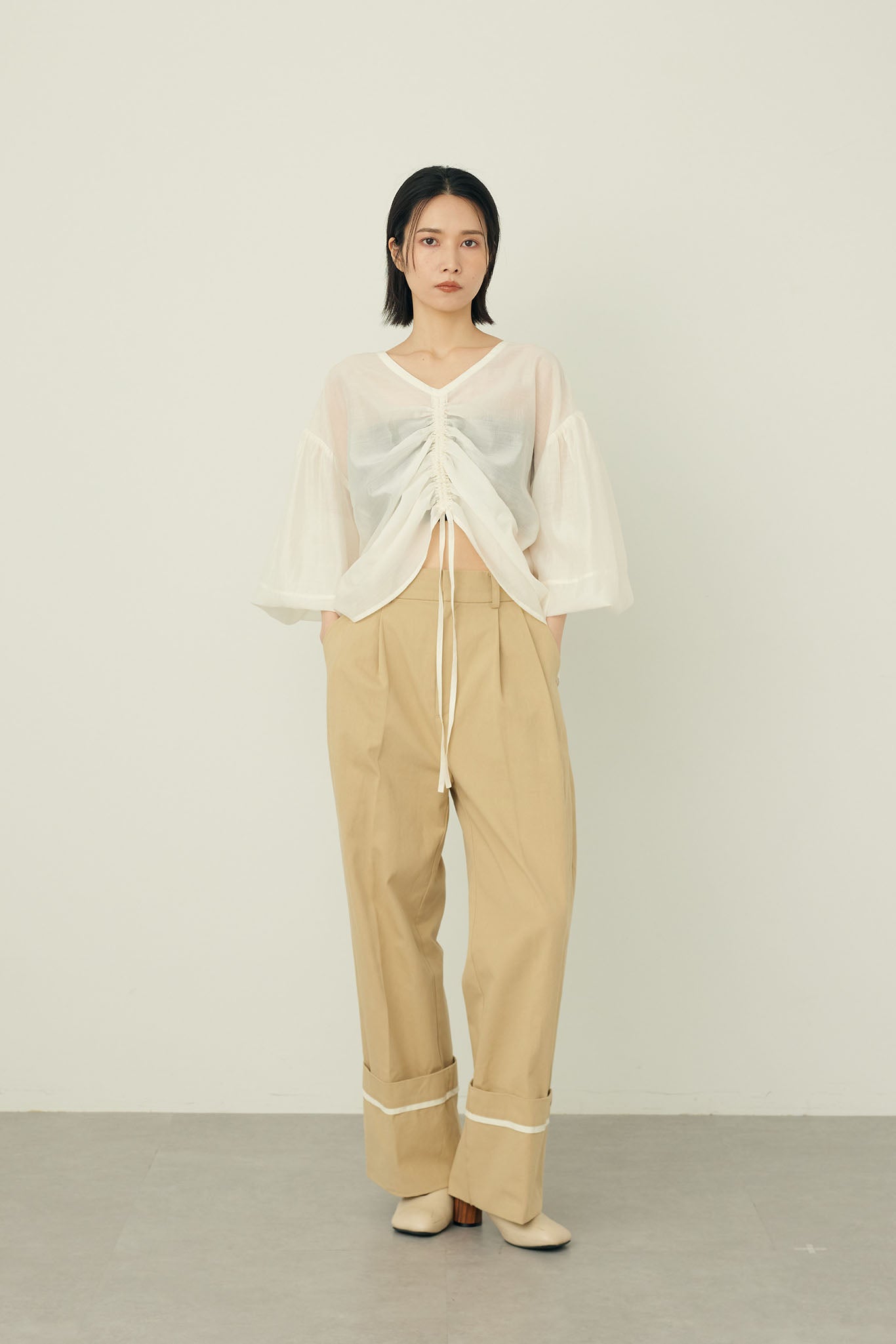 ロールアップパンツ