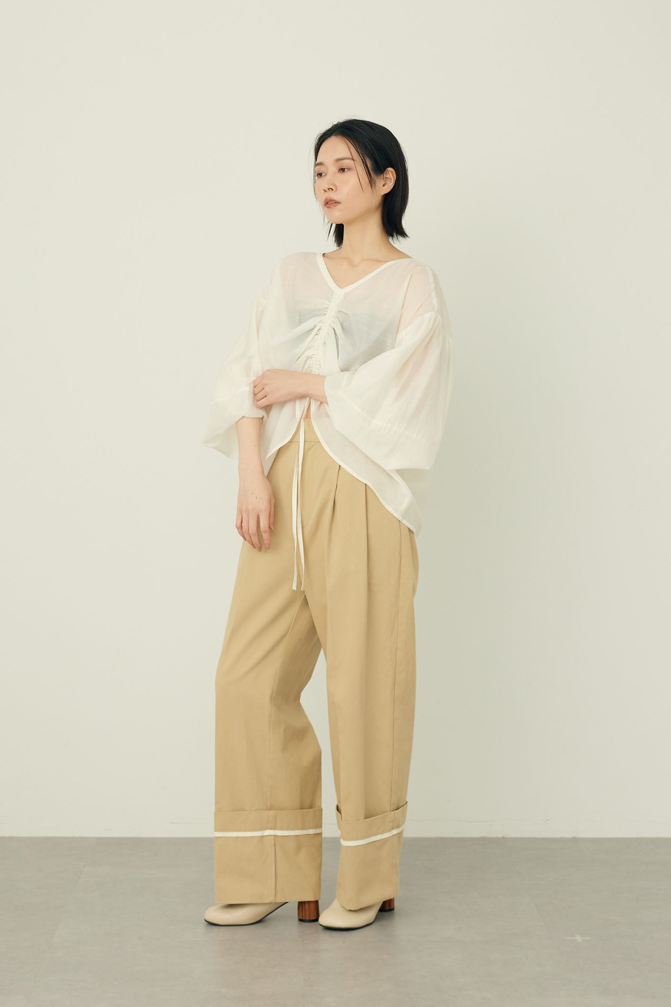 ロールアップパンツ