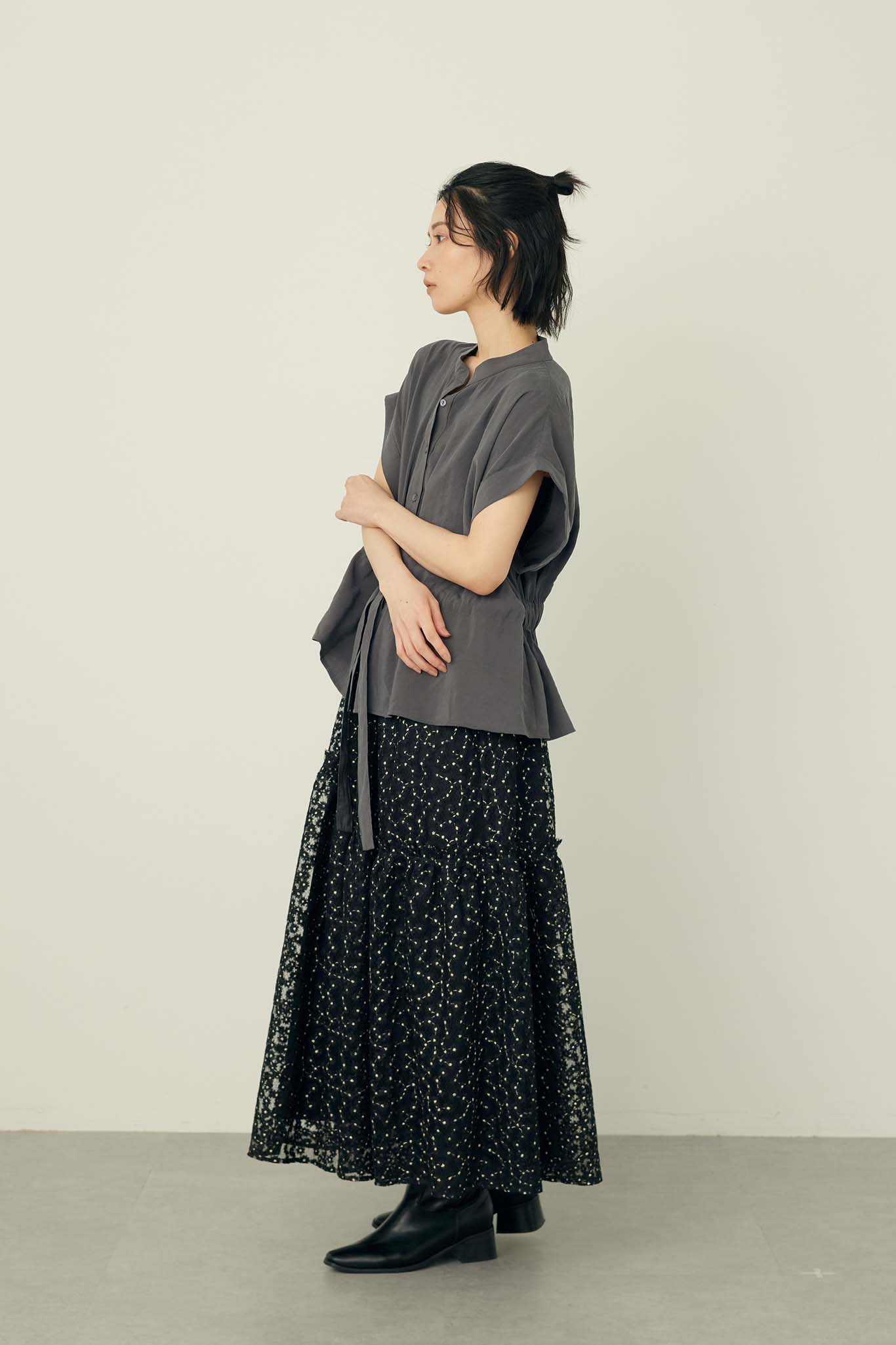 フラワー刺しゅうシアスカート