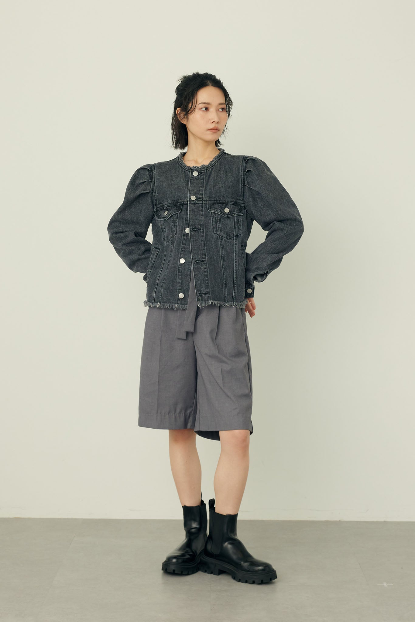 カラーレスデニムジャケット