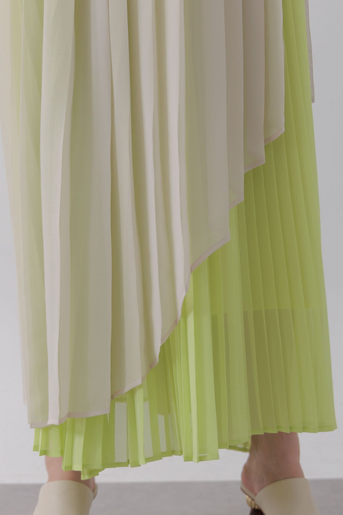 Wrap layered pleated skirt