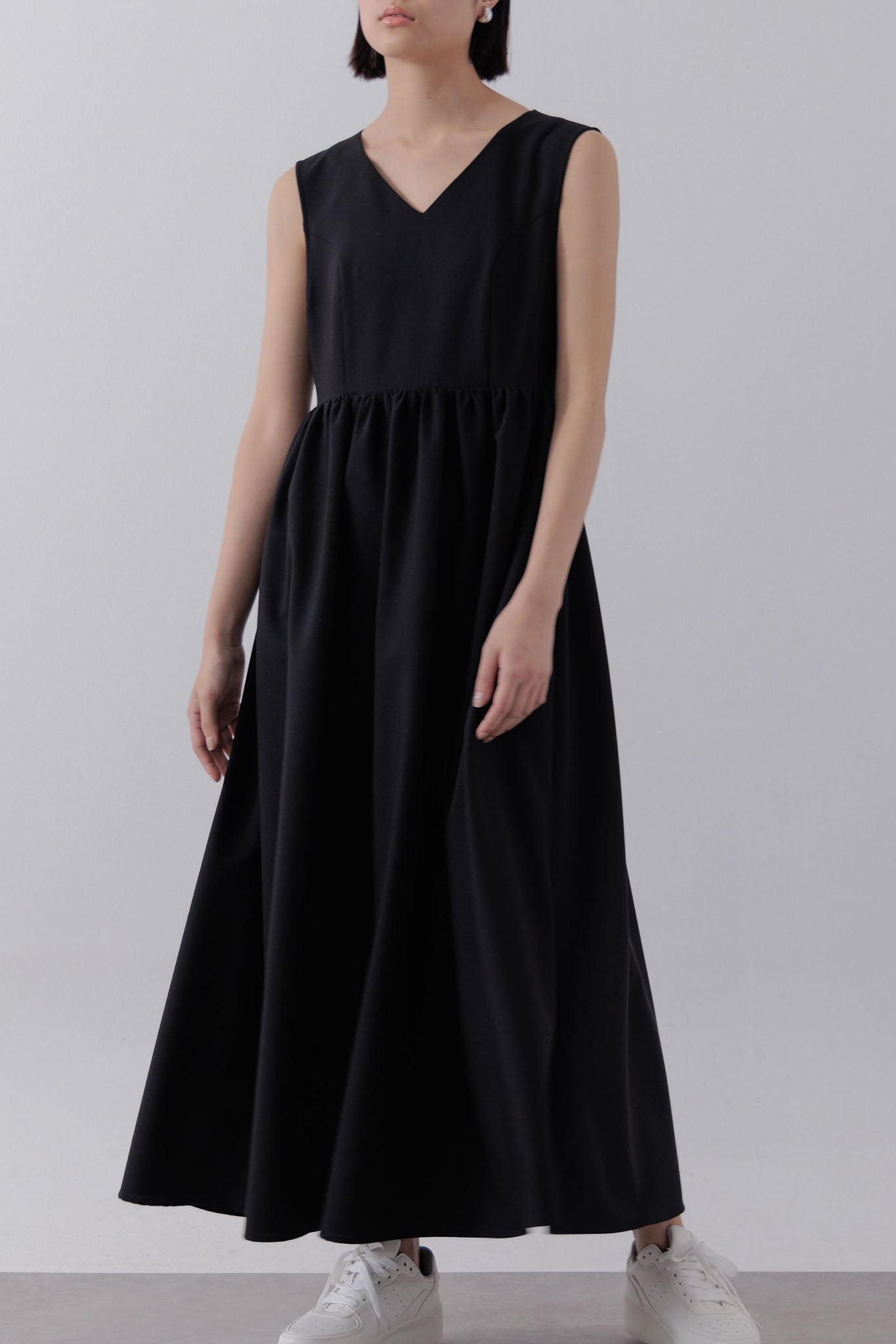 Back cutting V-neck dress