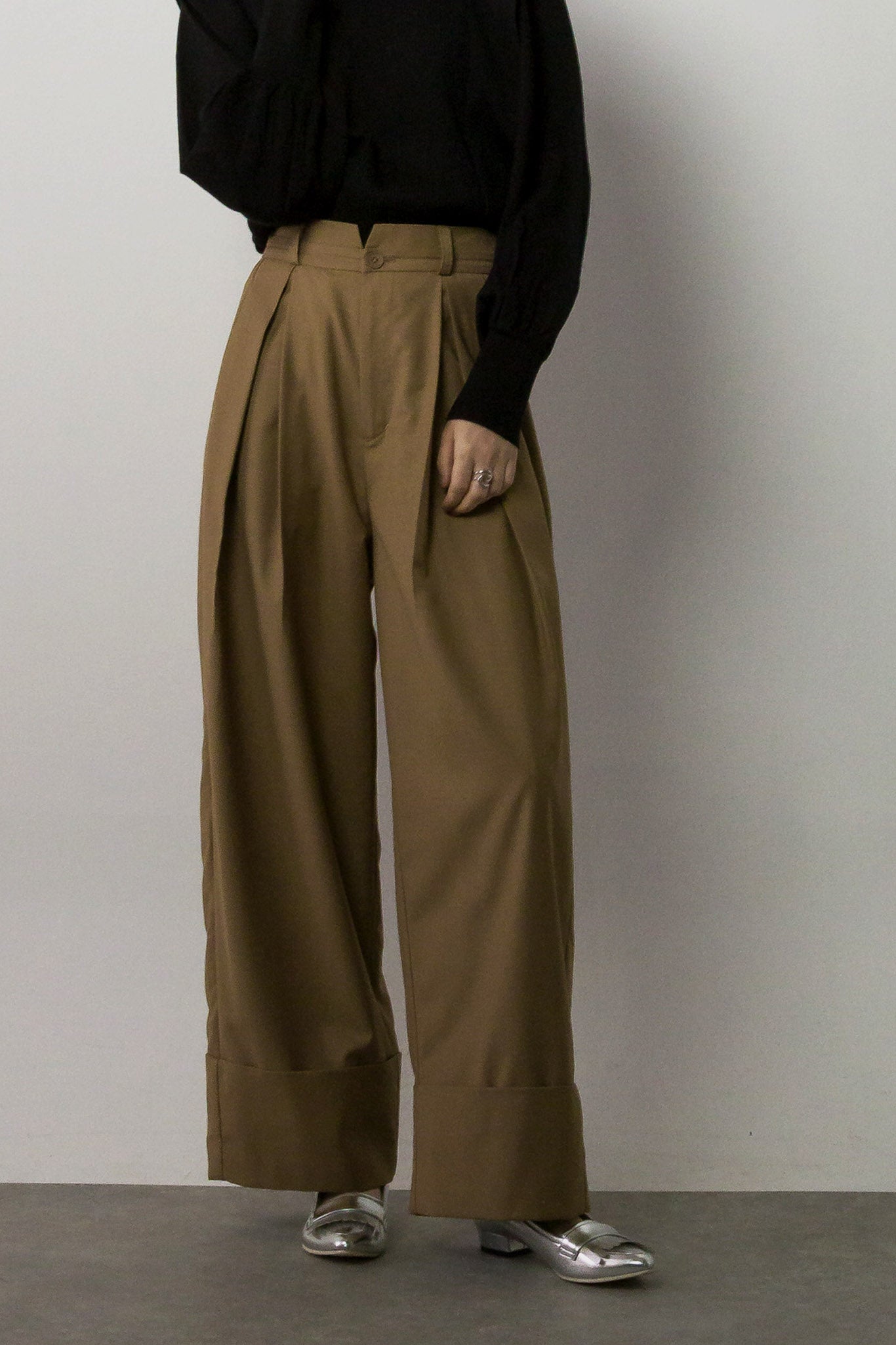 サキソニーロールアップパンツ