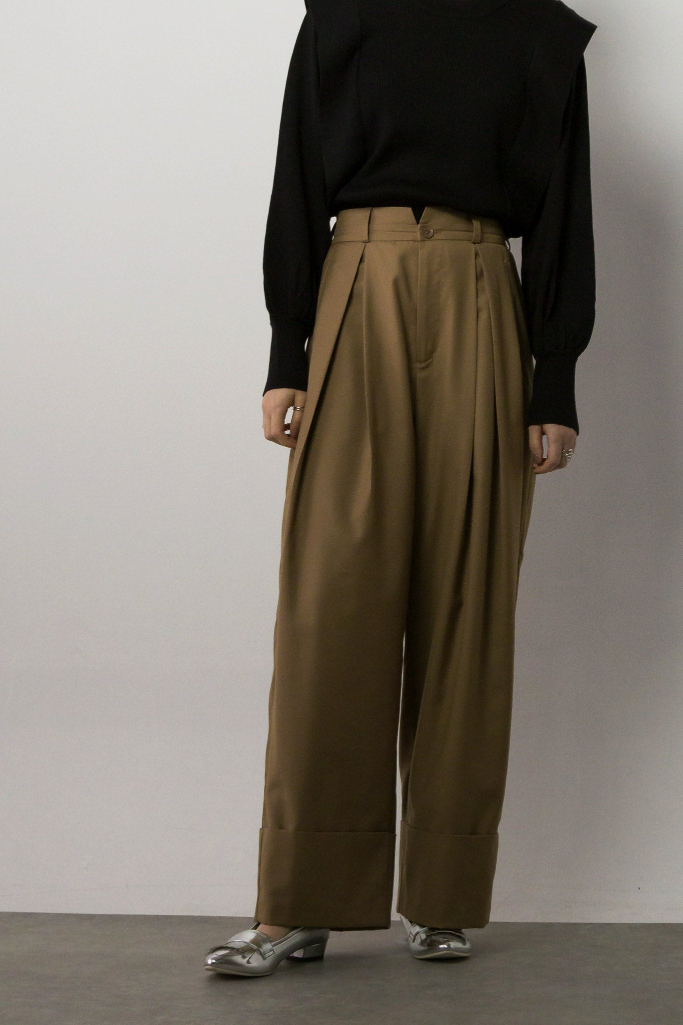 サキソニーロールアップパンツ