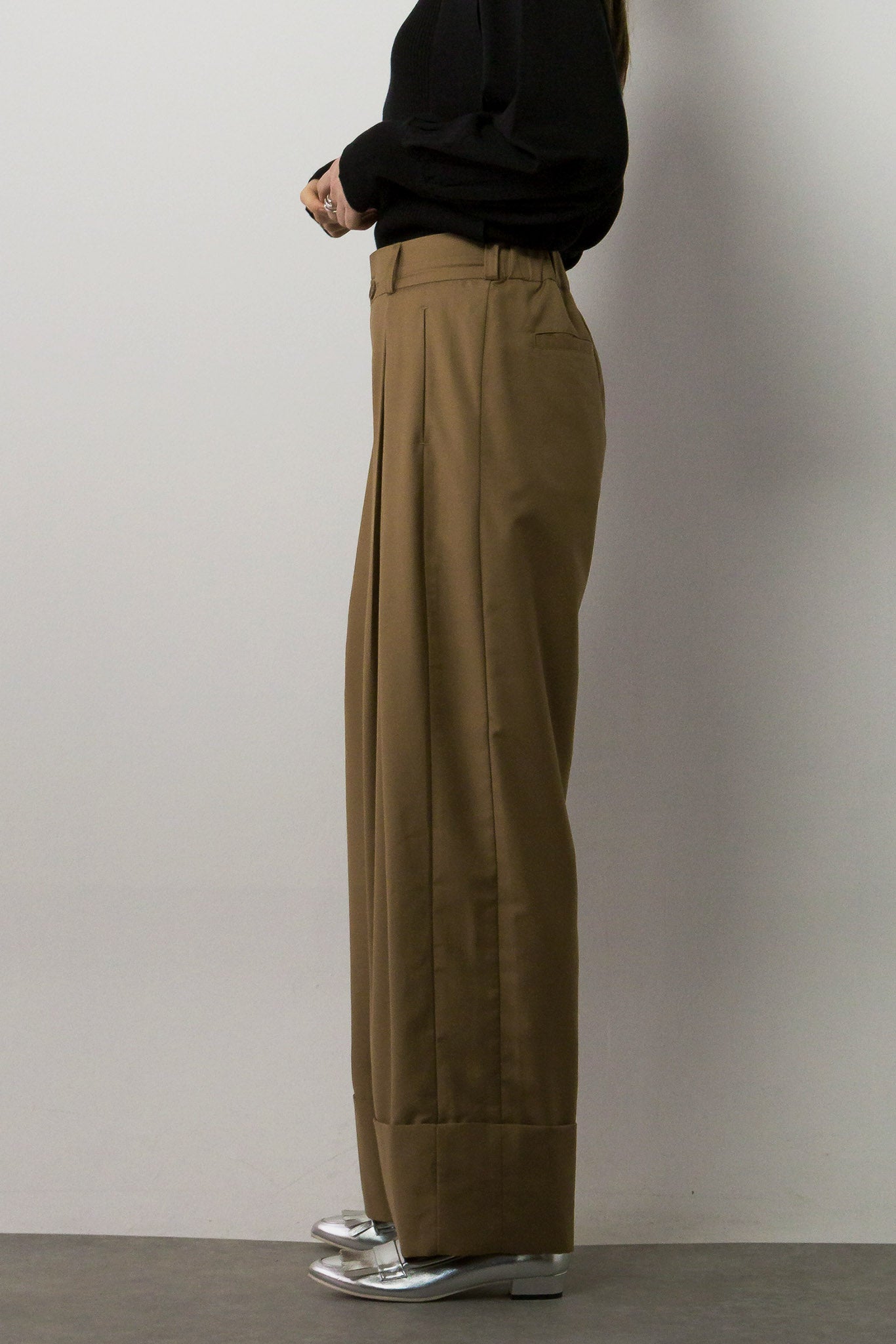 サキソニーロールアップパンツ