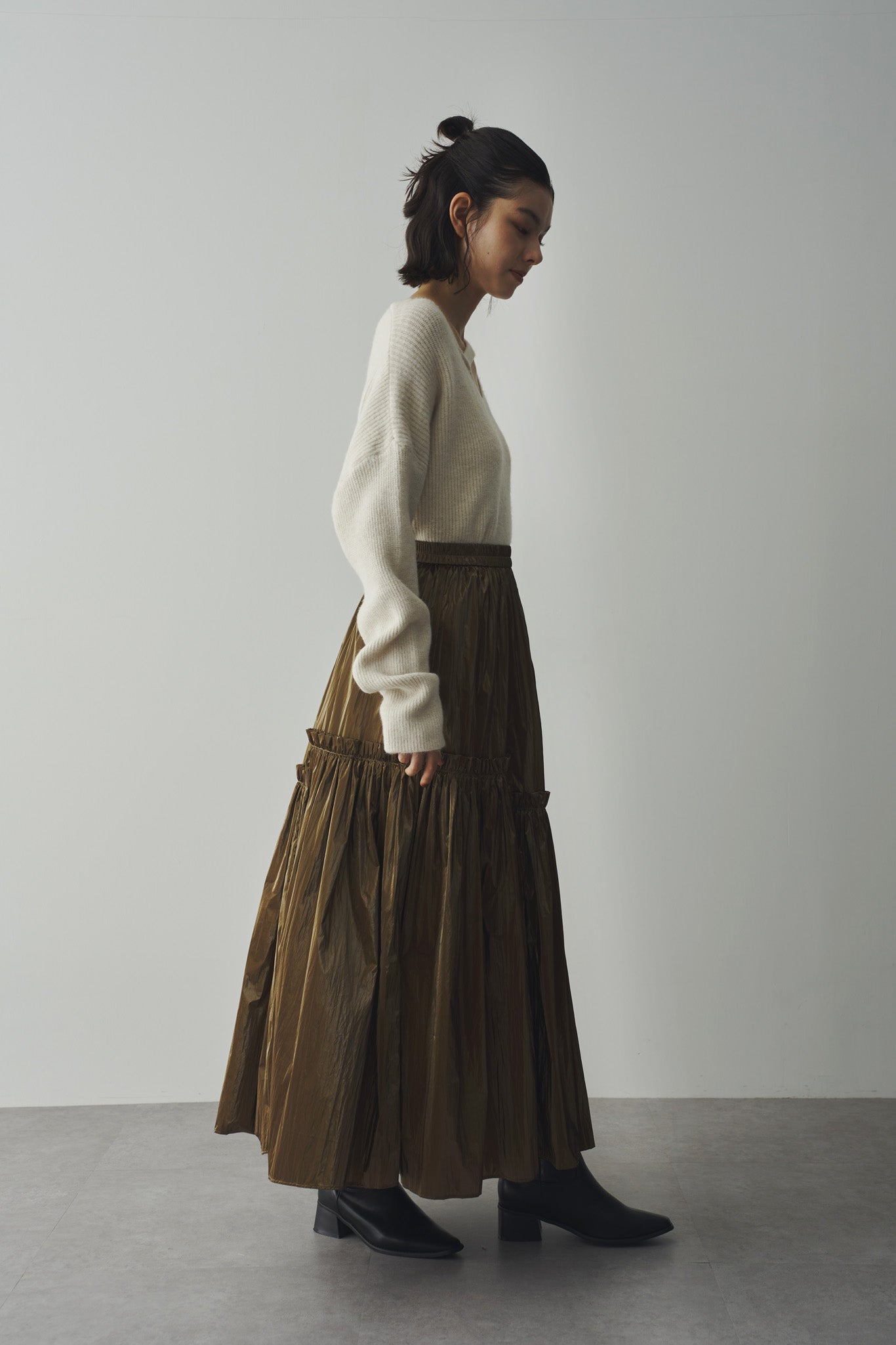 Shiny gathered skirt