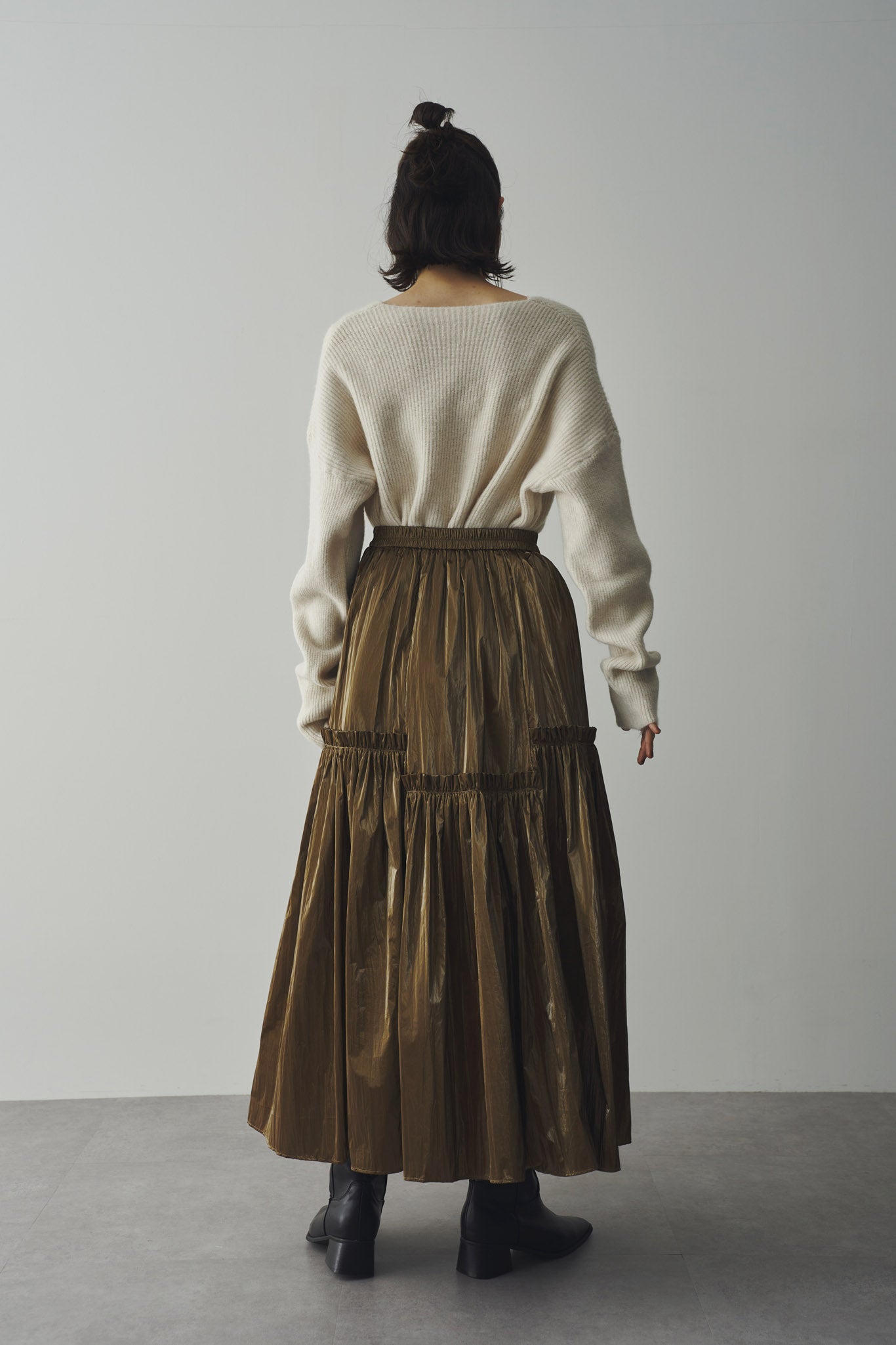 Shiny gathered skirt