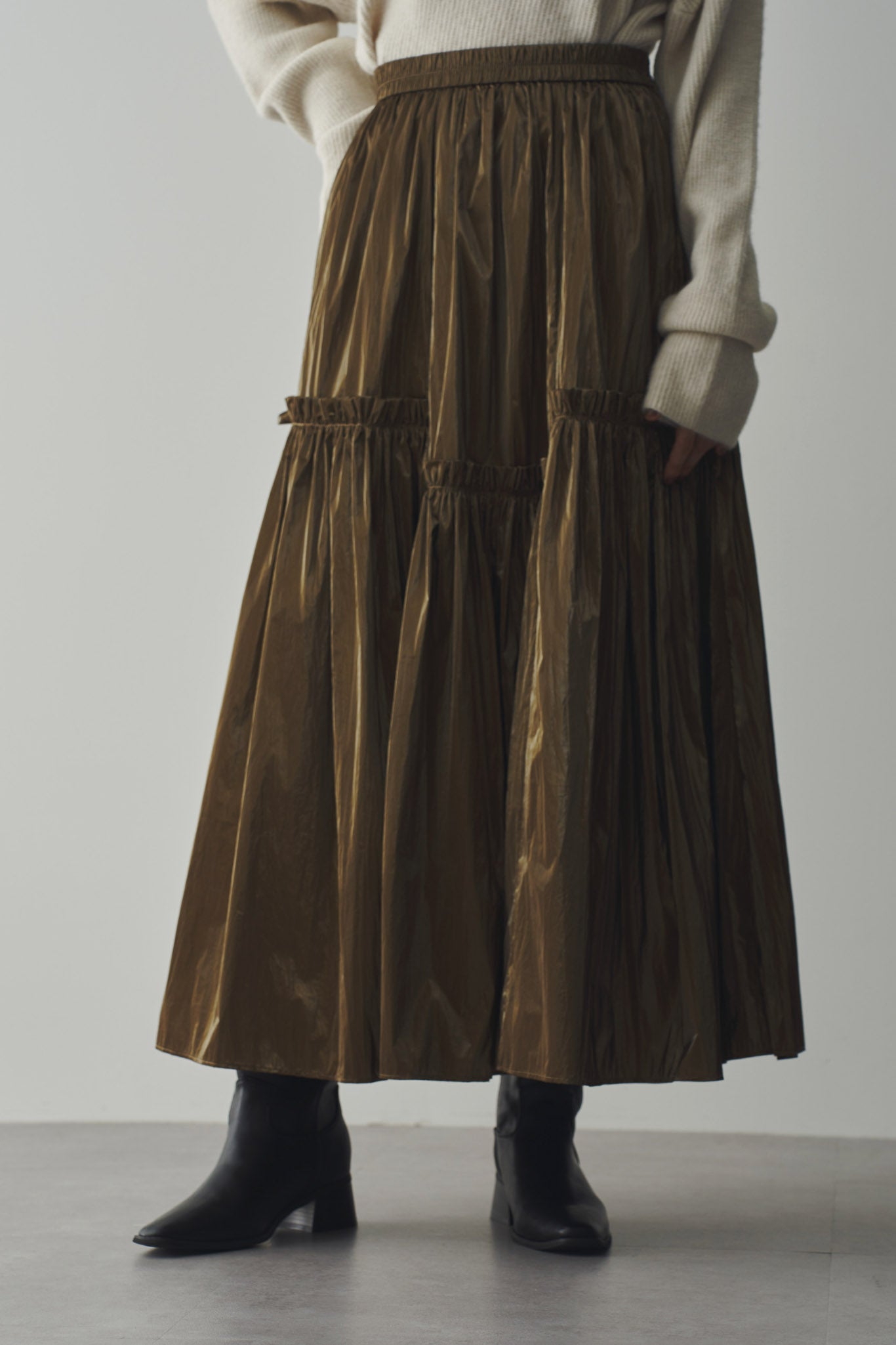 シャイニーギャザースカート