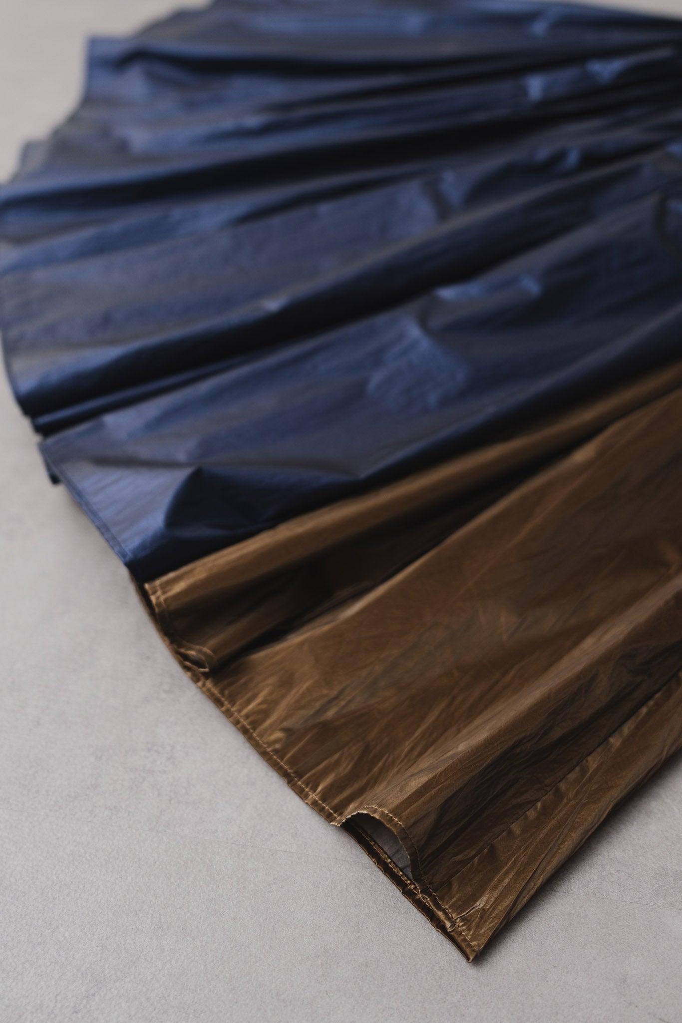 Shiny gathered skirt