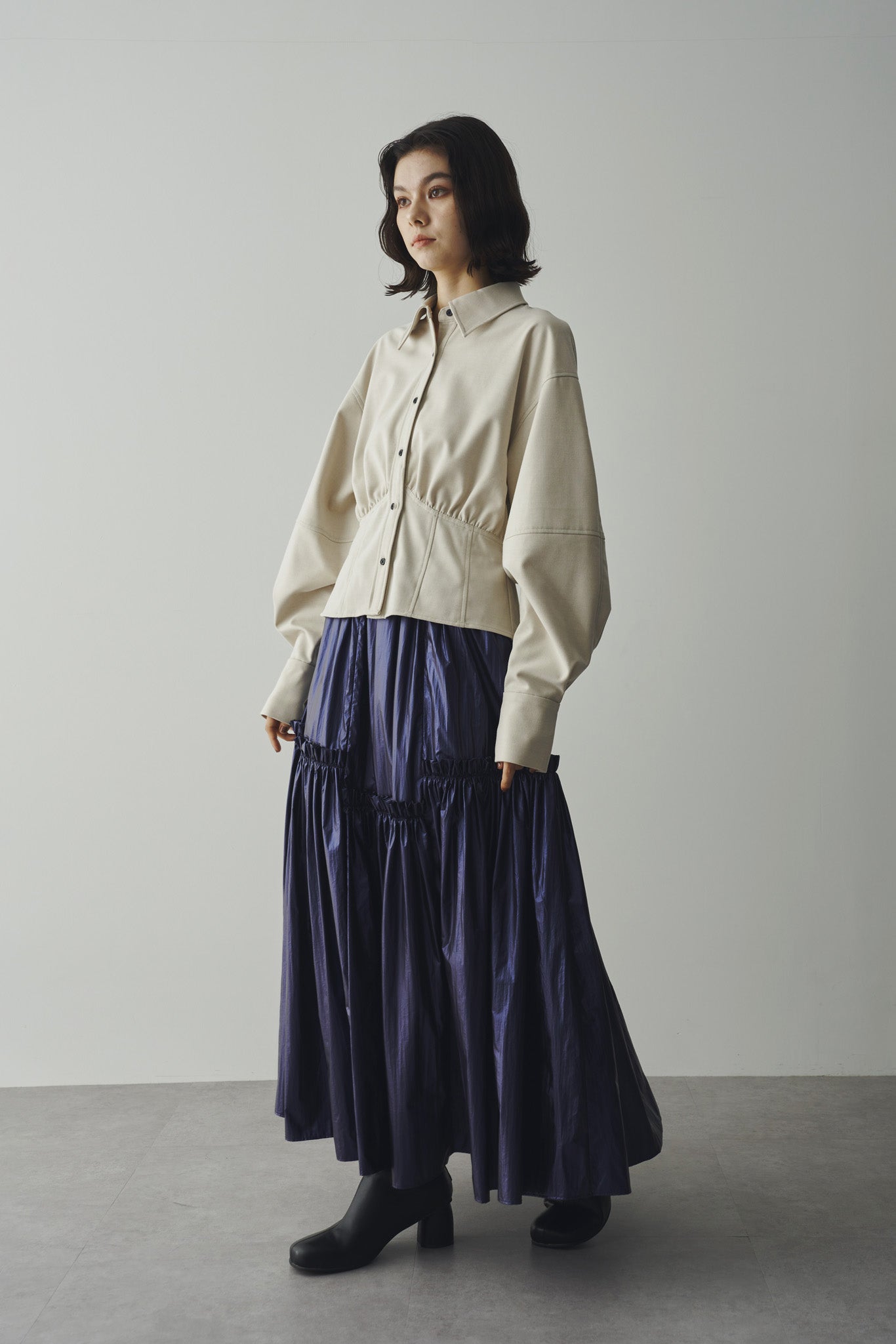Shiny gathered skirt