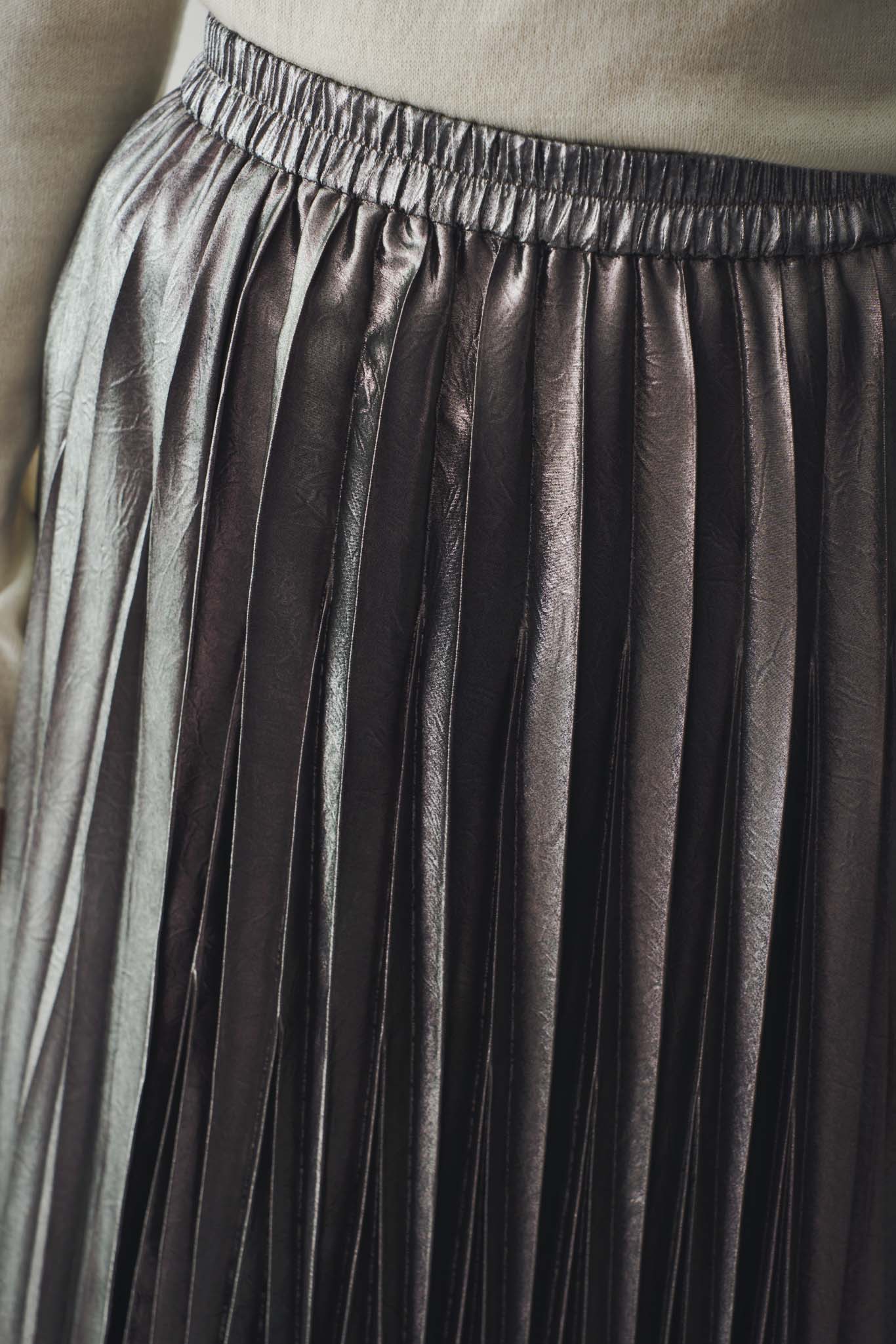 Shiny Pleated Skirt