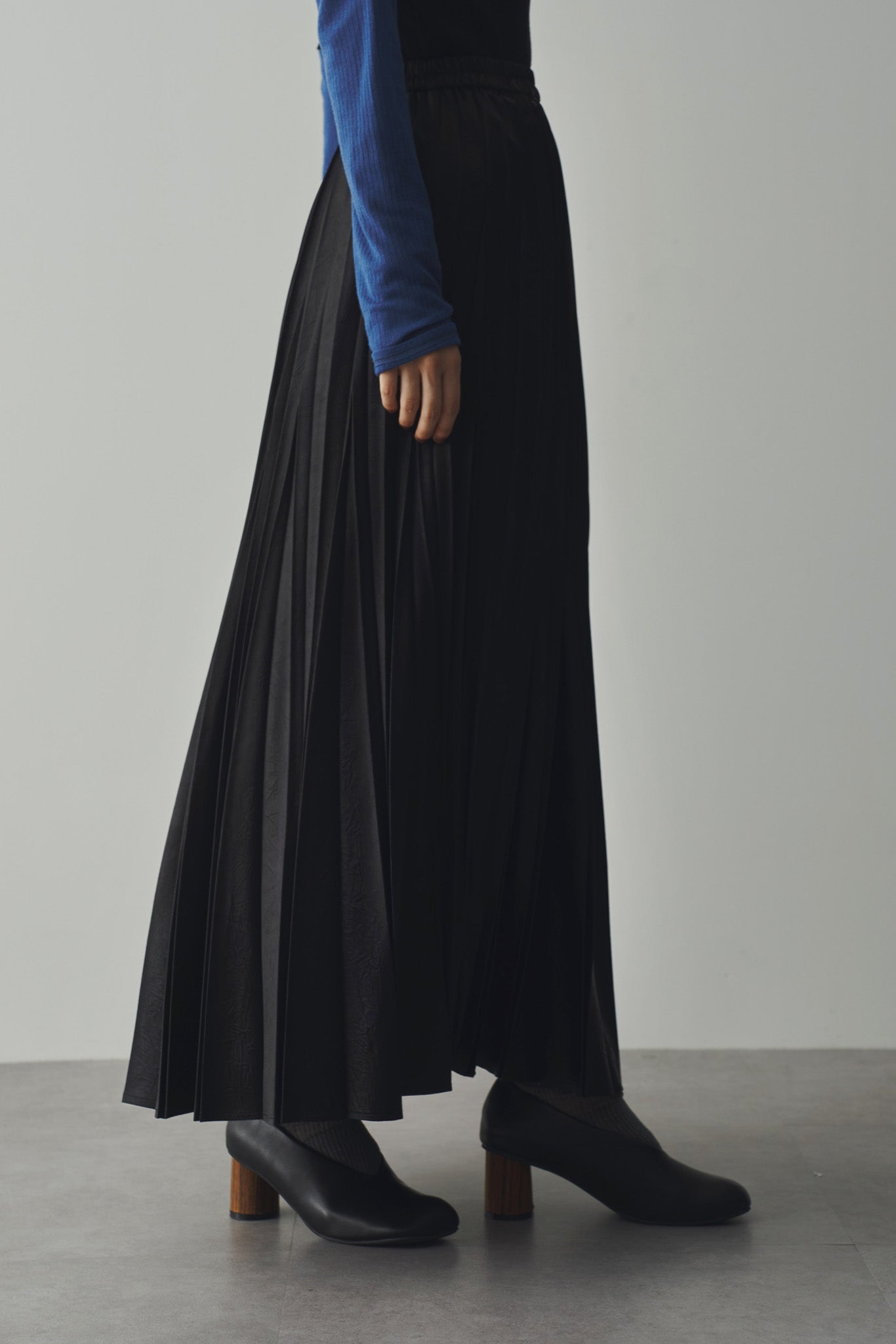 Shiny Pleated Skirt