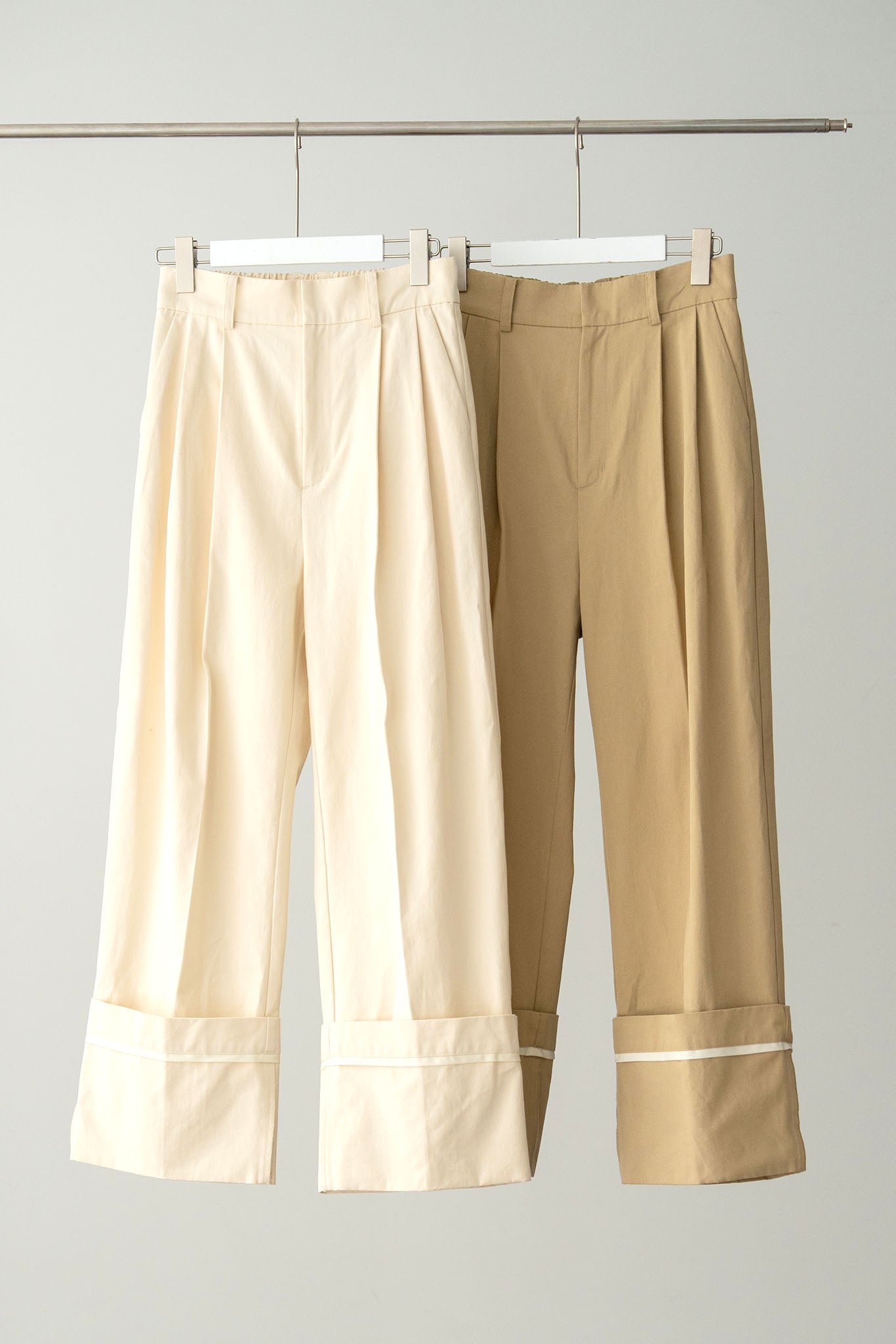 ロールアップパンツ