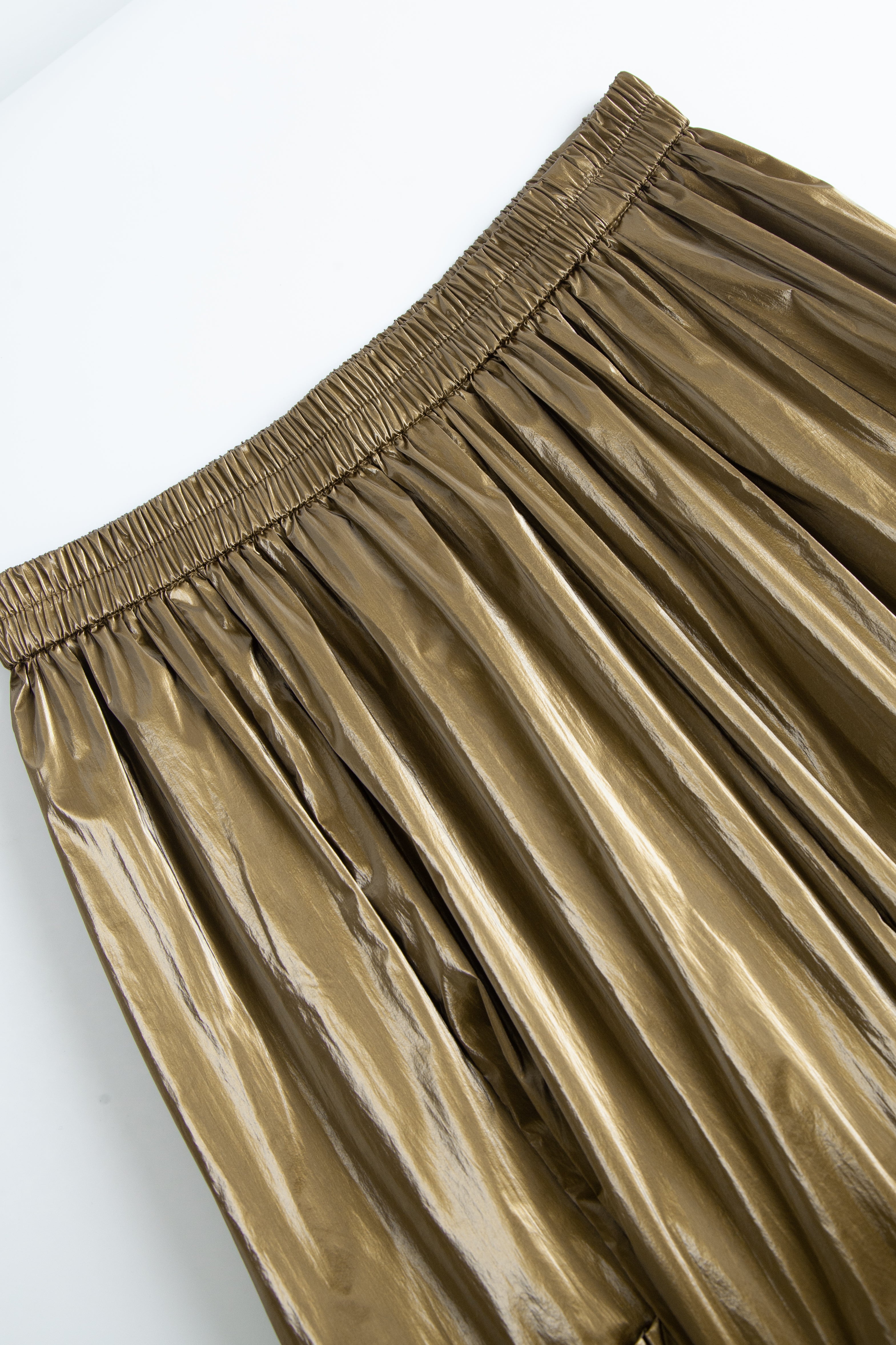 Shiny gathered skirt