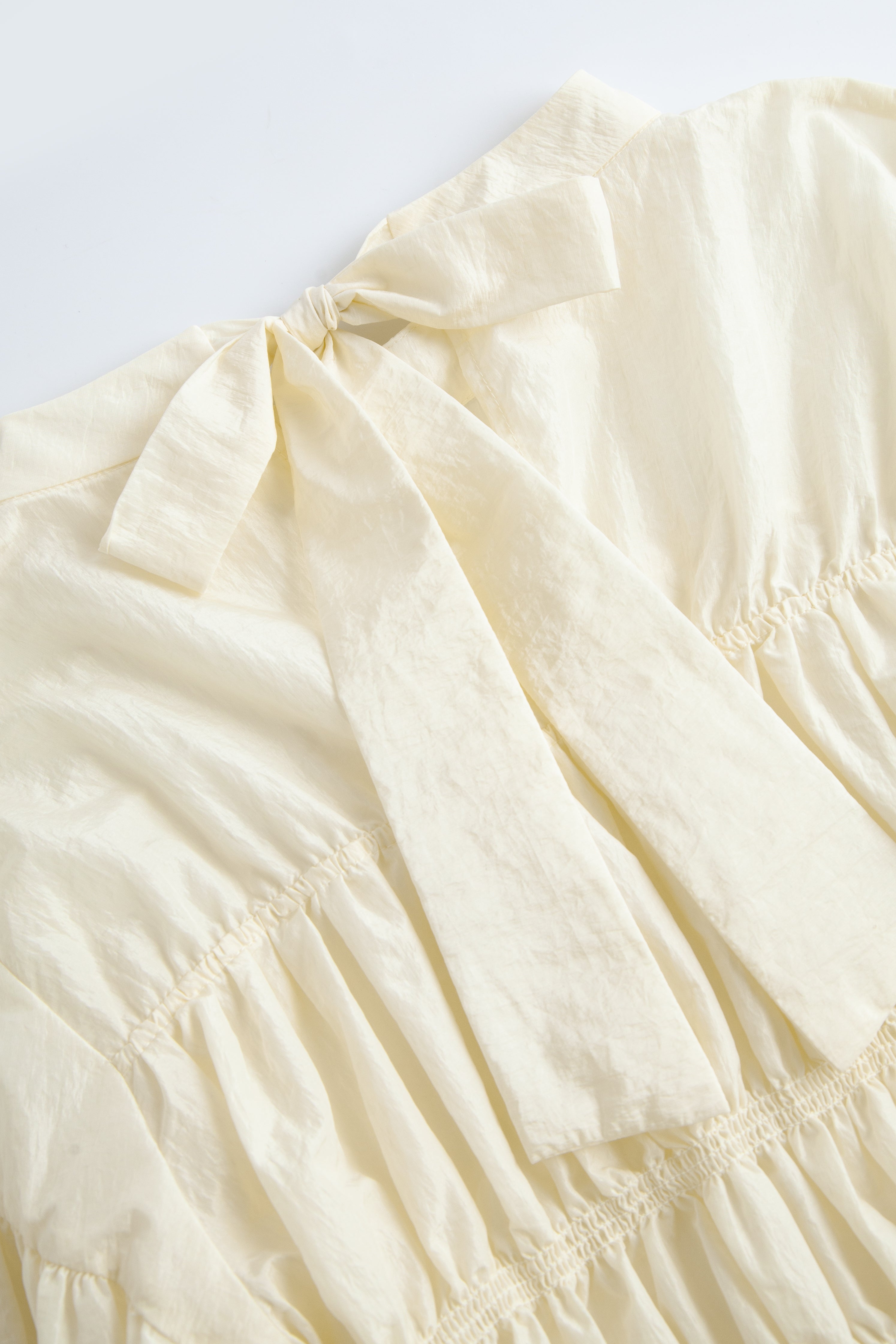 ナイロンギャザーブラウス