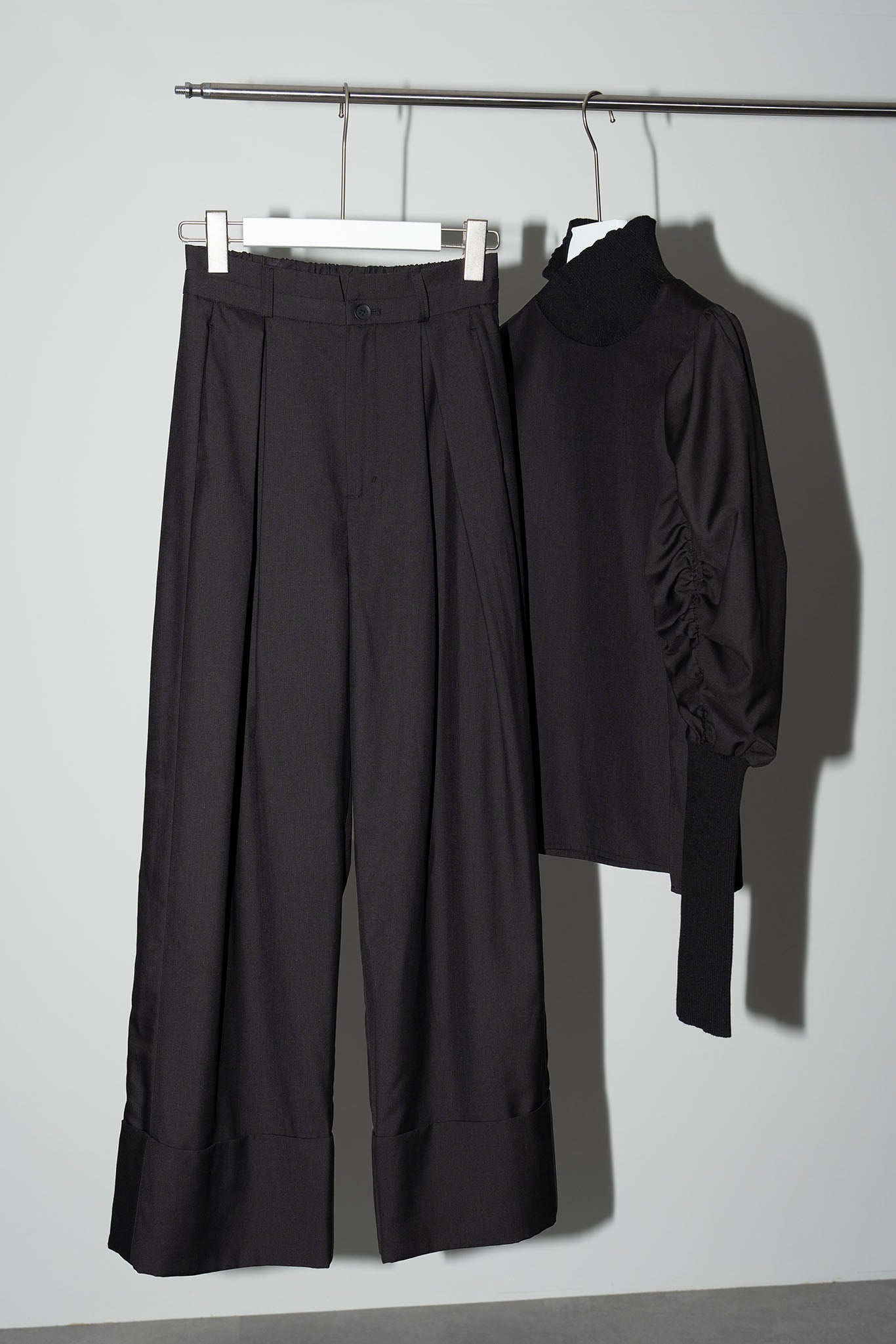 サキソニーロールアップパンツ