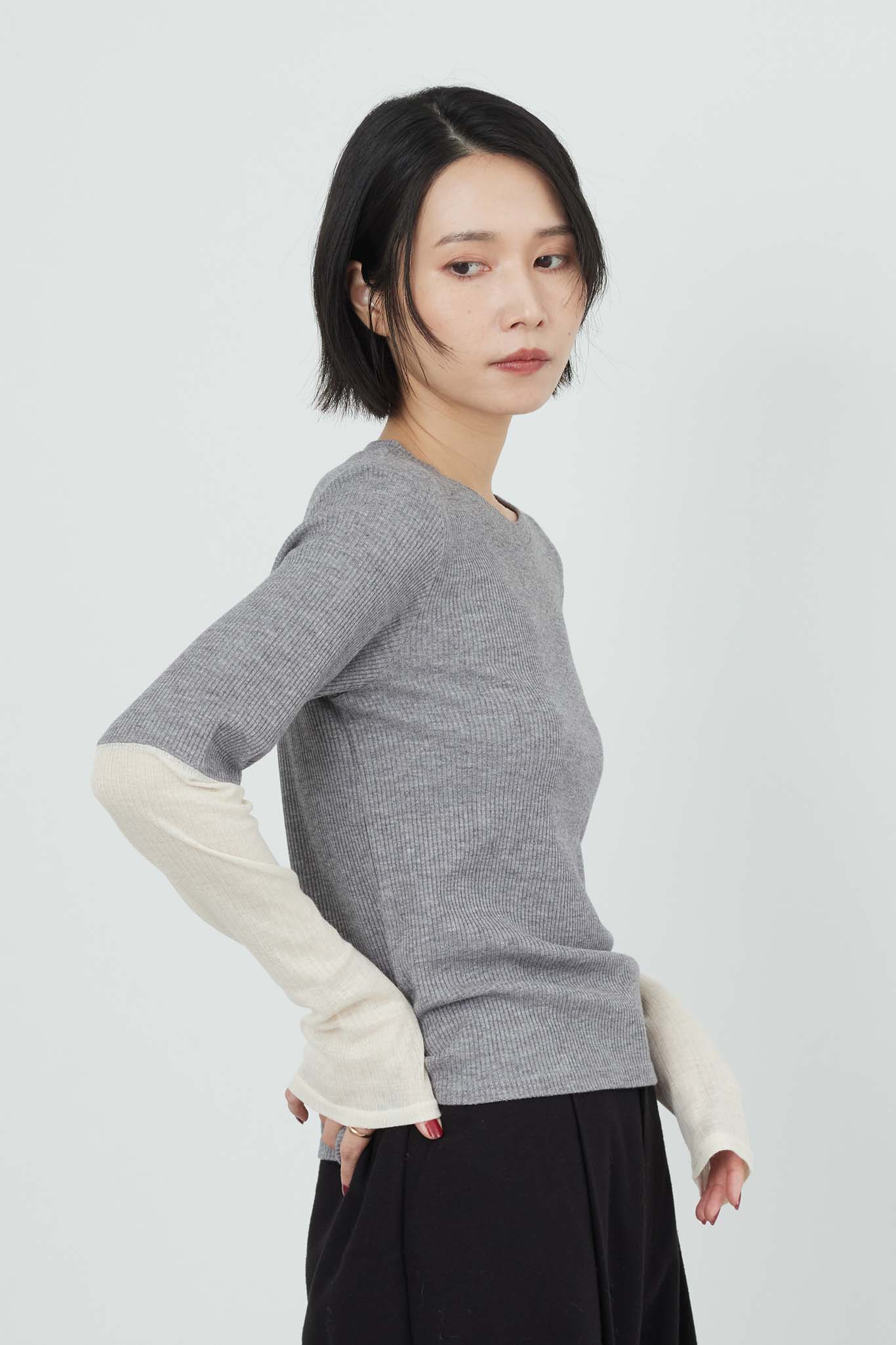 バイカラーリブトップス