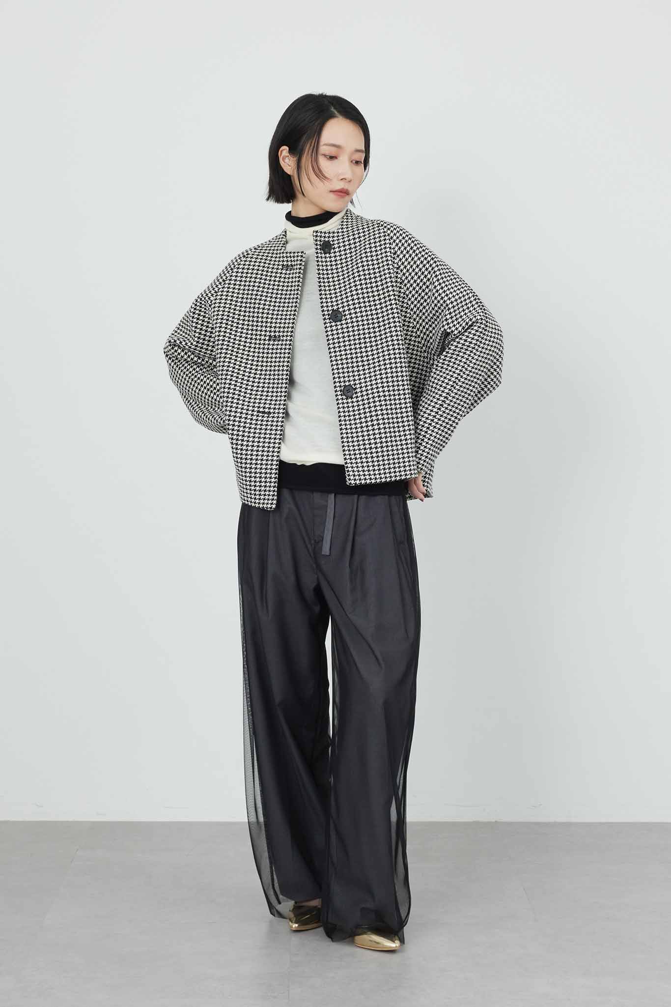 ノーカラーショートコート