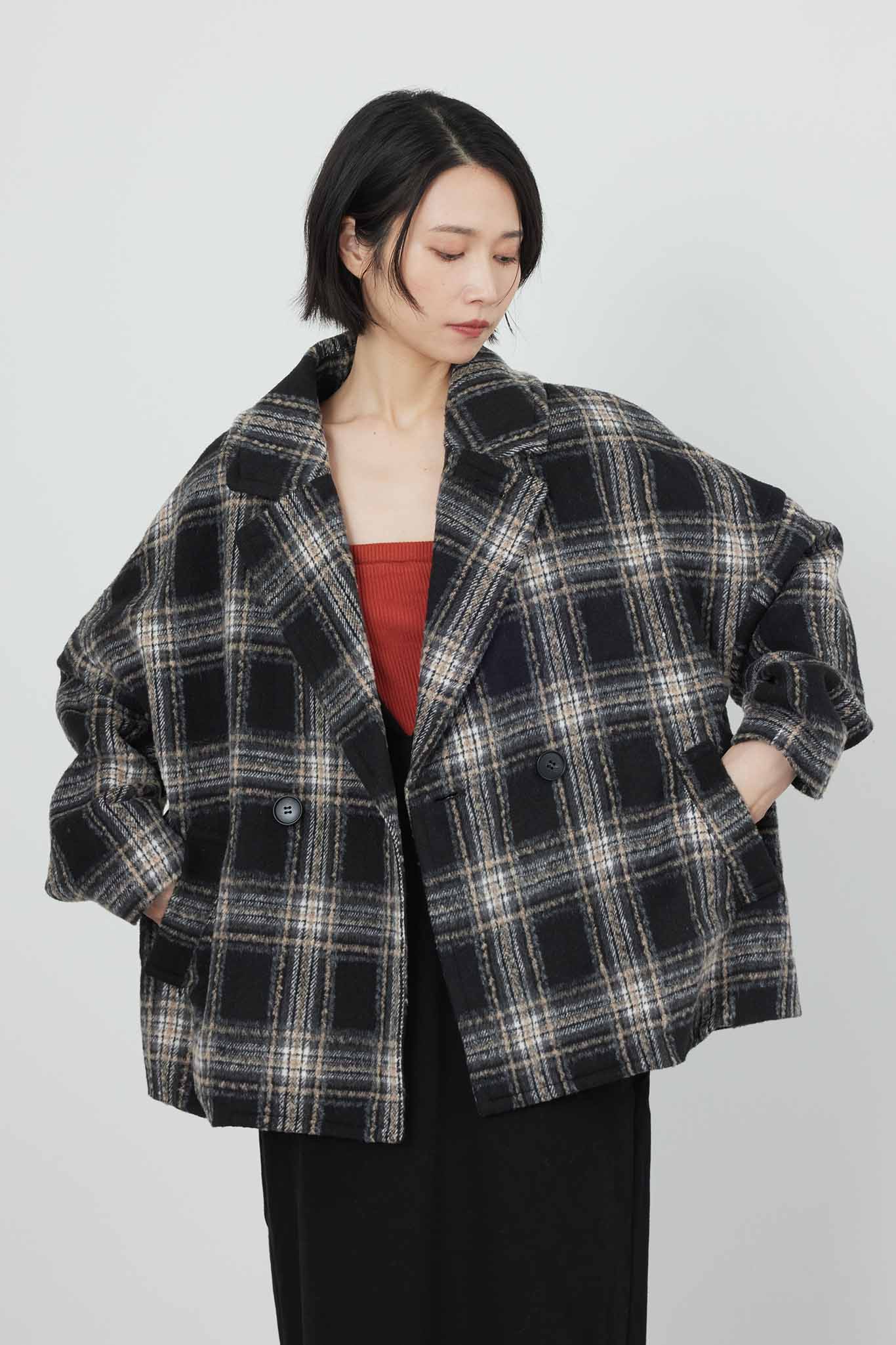 チェックピーコート
