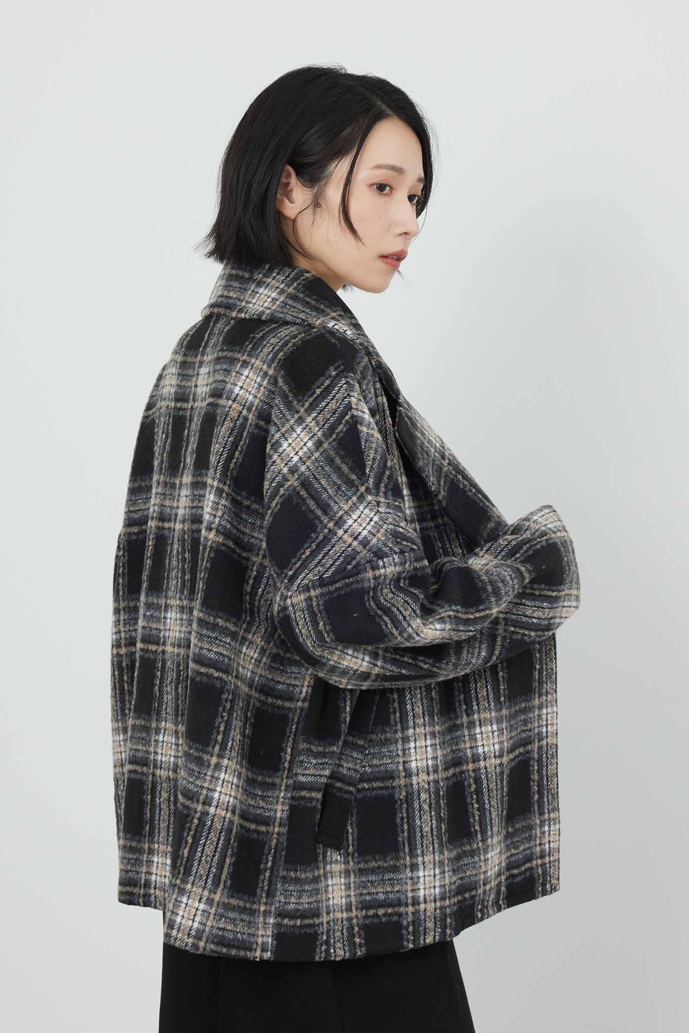 チェックピーコート