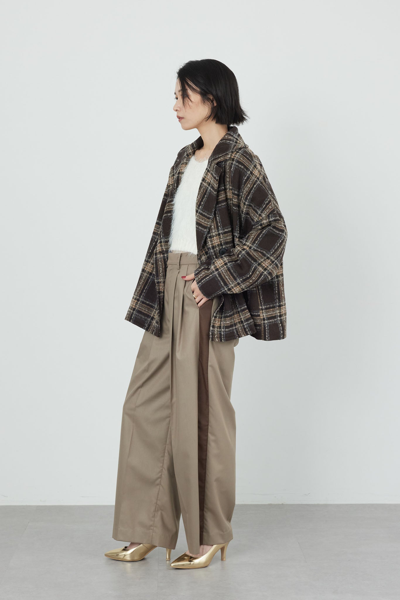 チェックピーコート