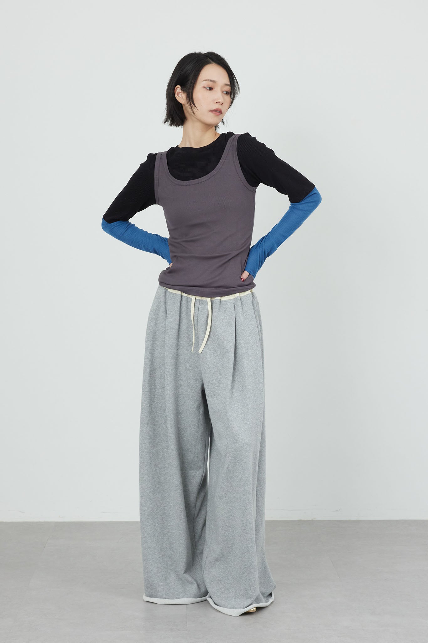 バイカラーリブトップス