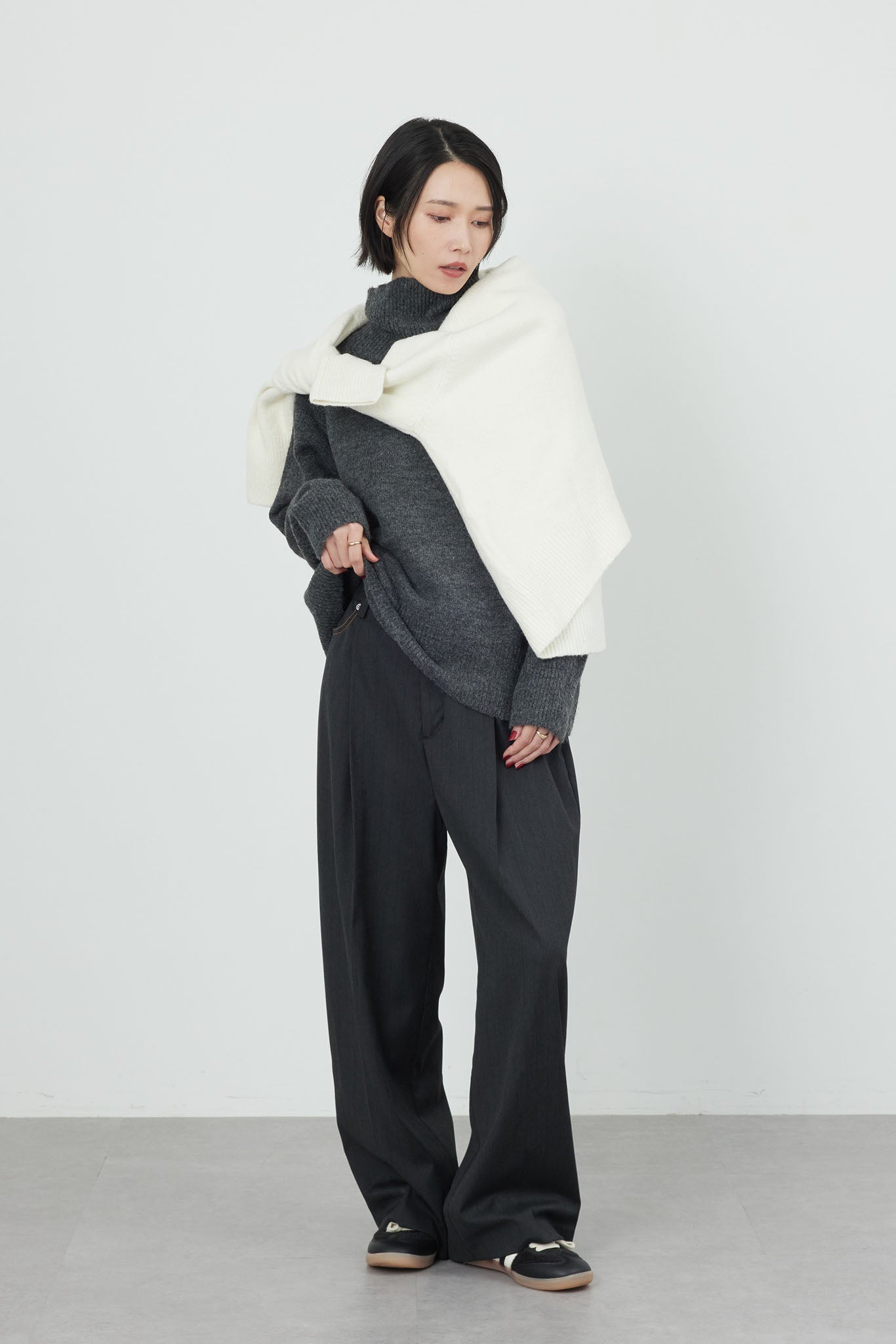 ハイネックモールヤーンニット