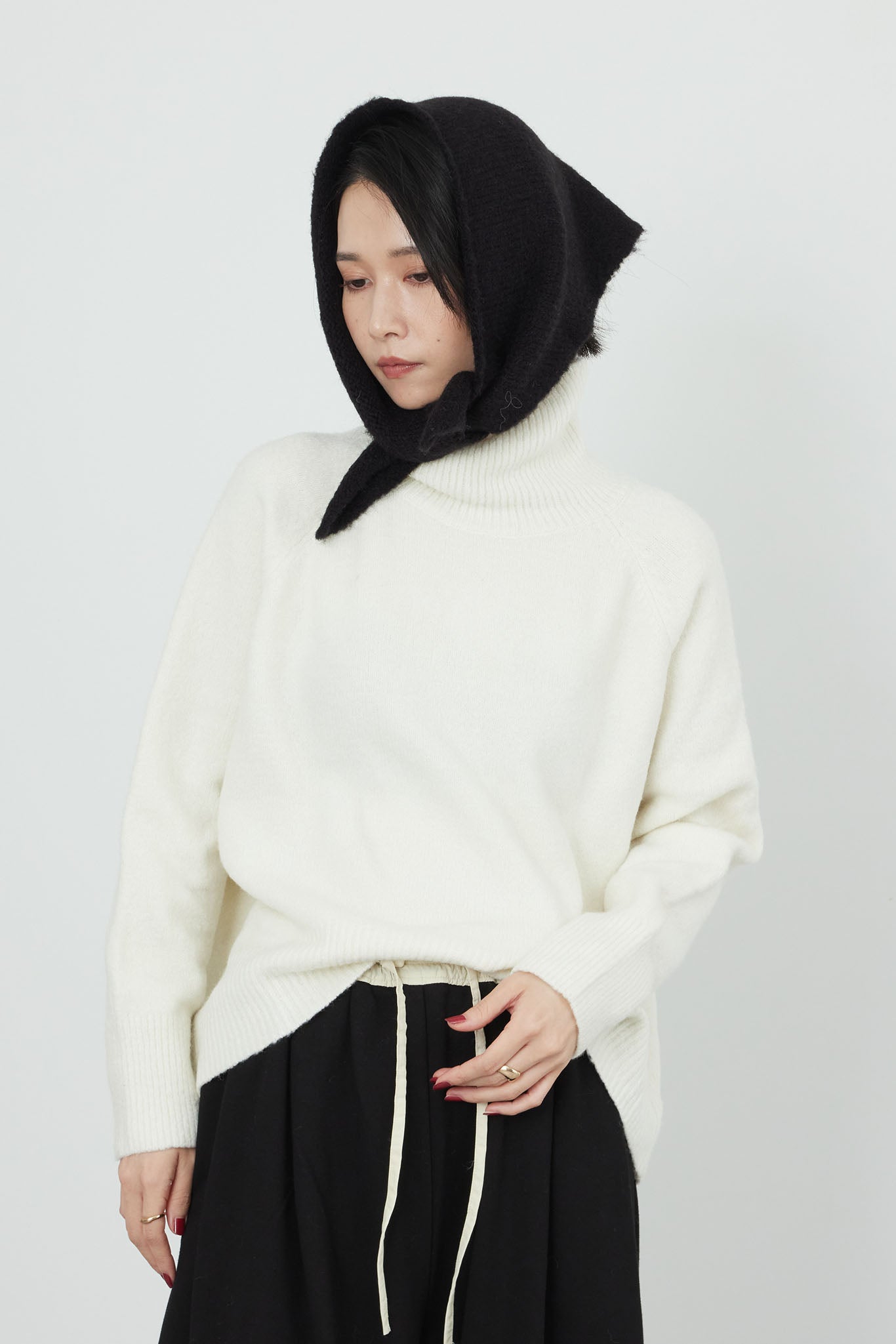 ハイネックモールヤーンニット