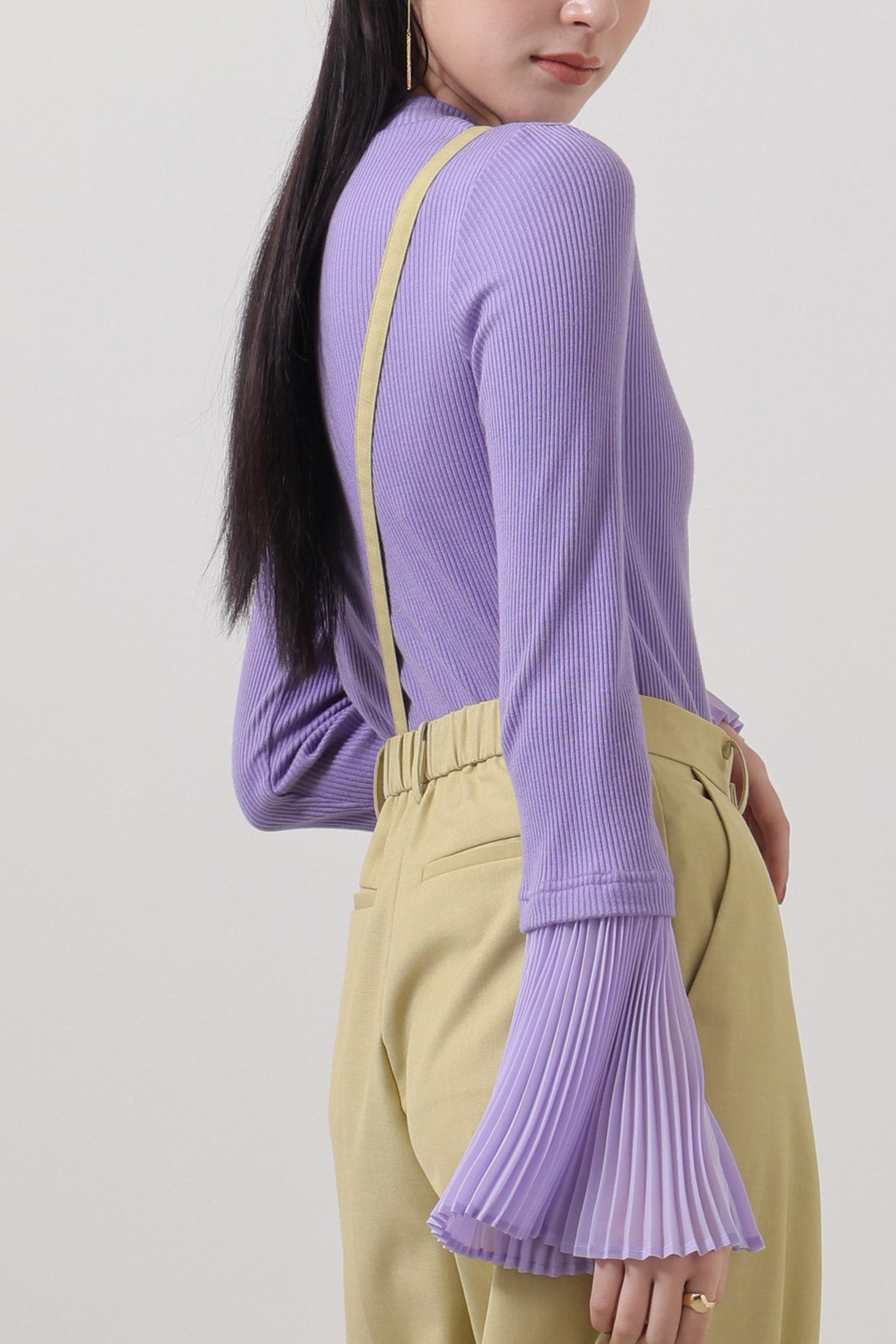 Pleated sleeve ribbed top