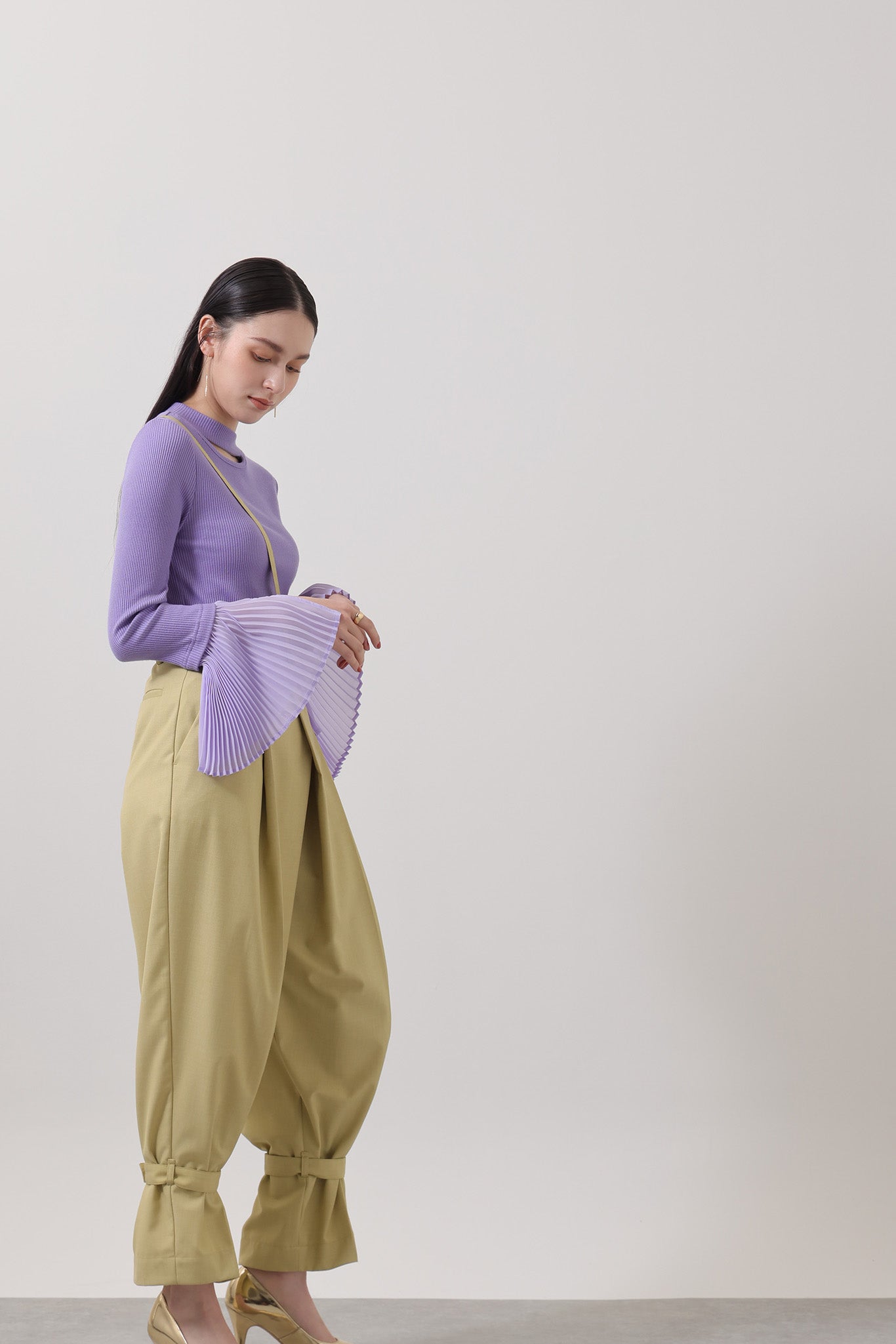 Pleated sleeve ribbed top