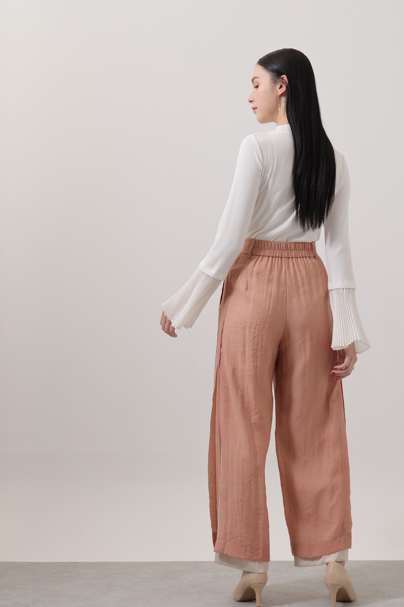 Pleated sleeve ribbed top
