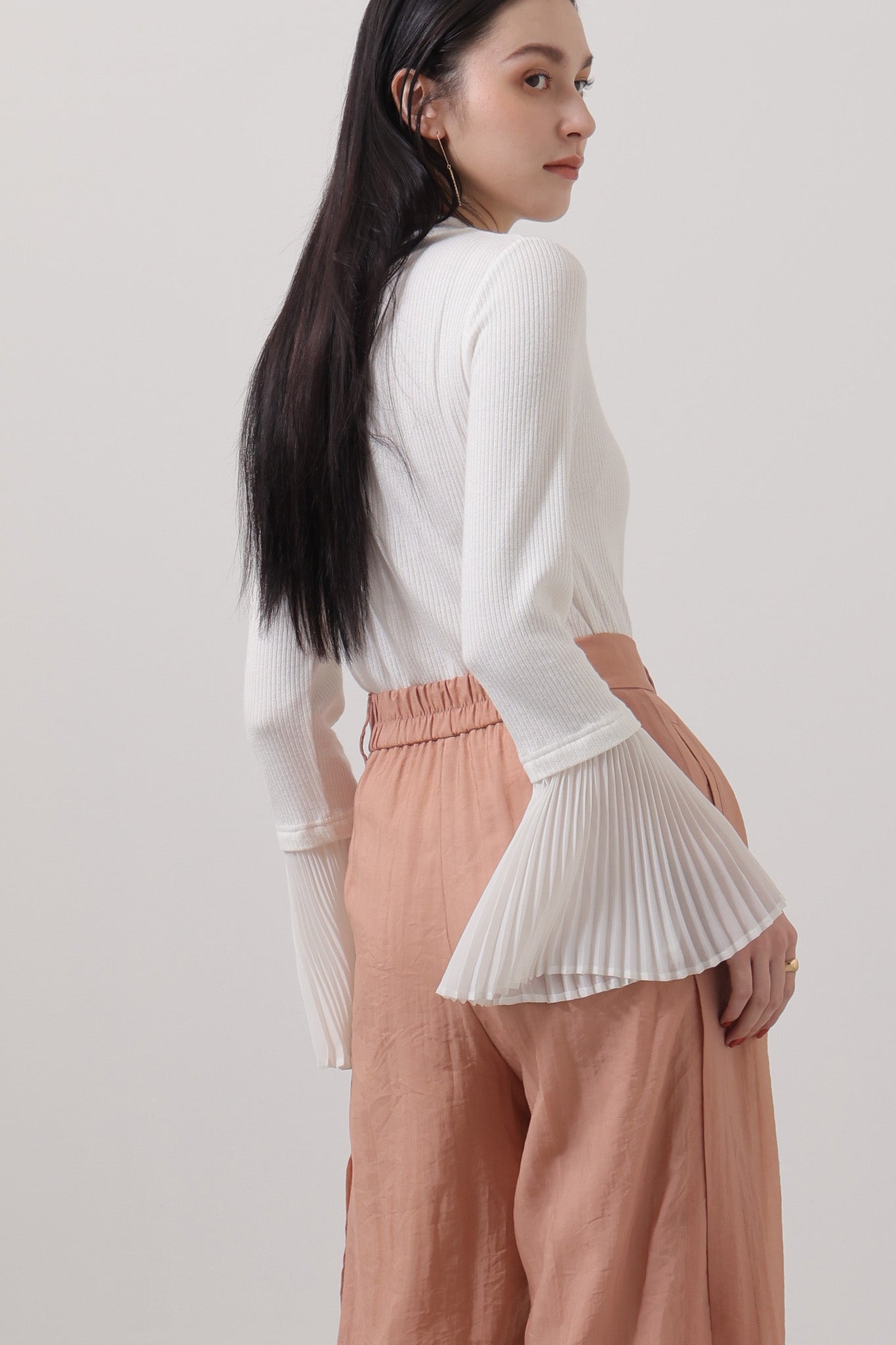 Pleated sleeve ribbed top