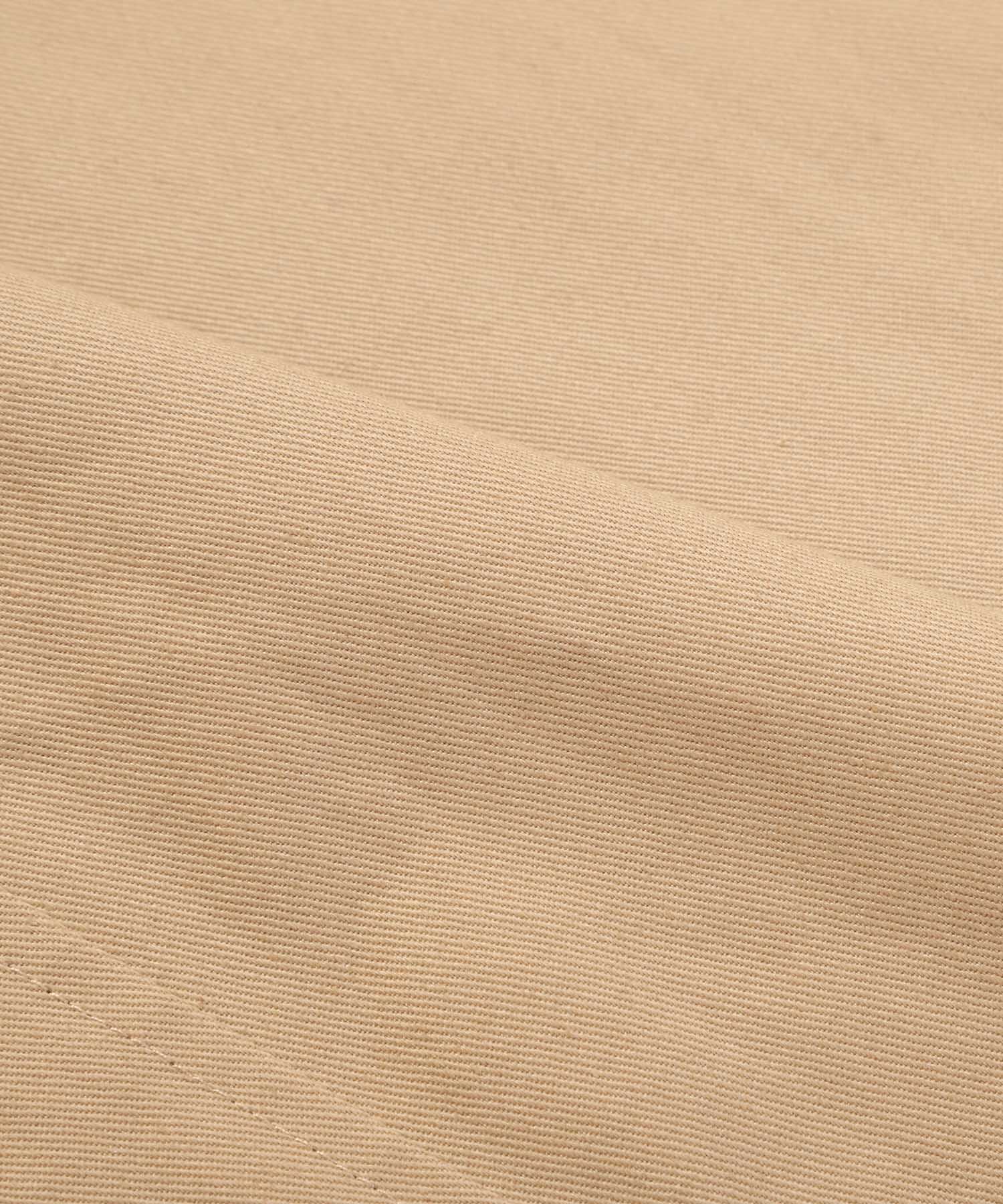 Color-matched piping no-collar coat