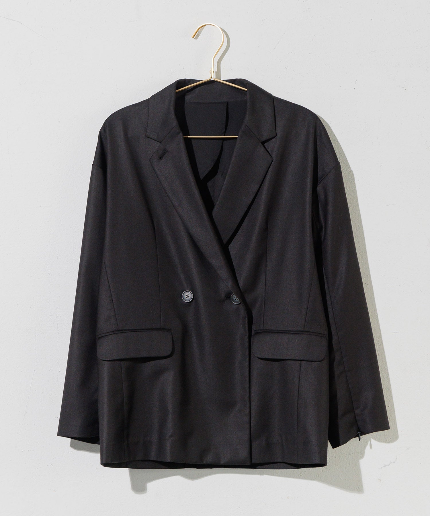 Double-breasted jacket with slit sleeves