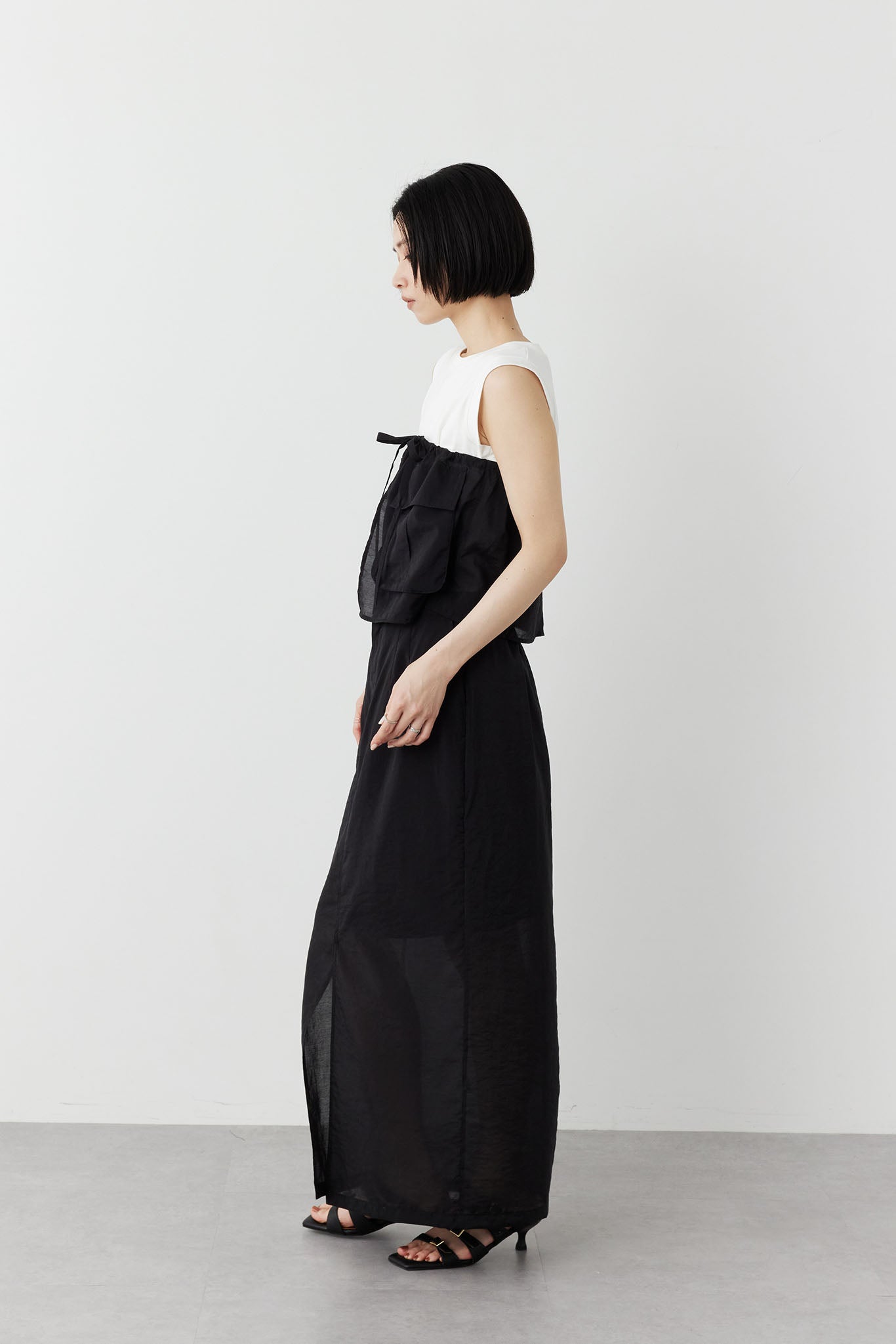 素材切り替えノースリTシャツ