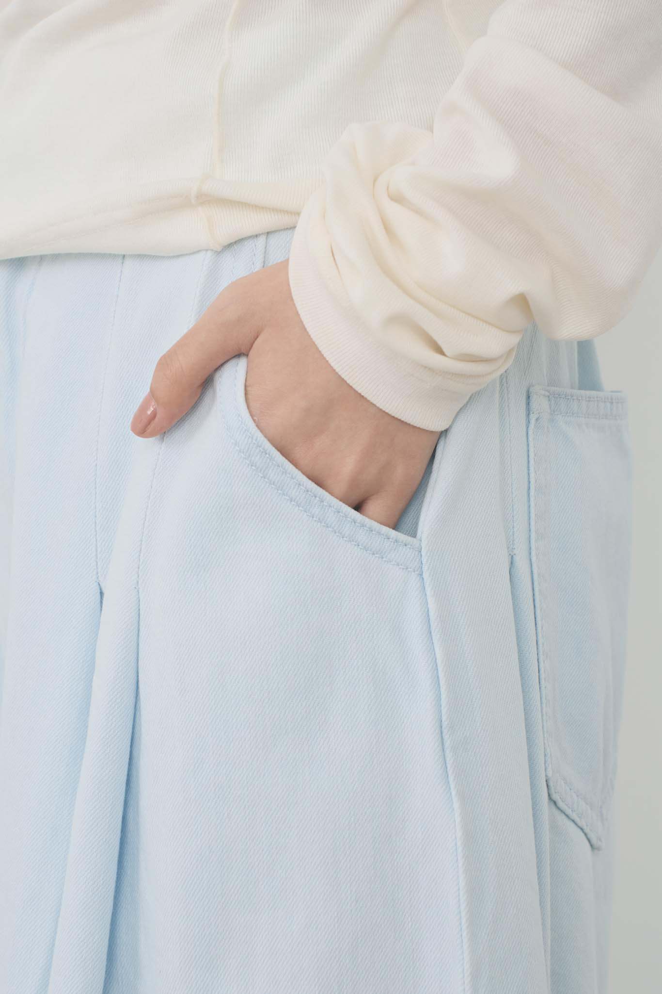 ワイドデニムタックパンツ