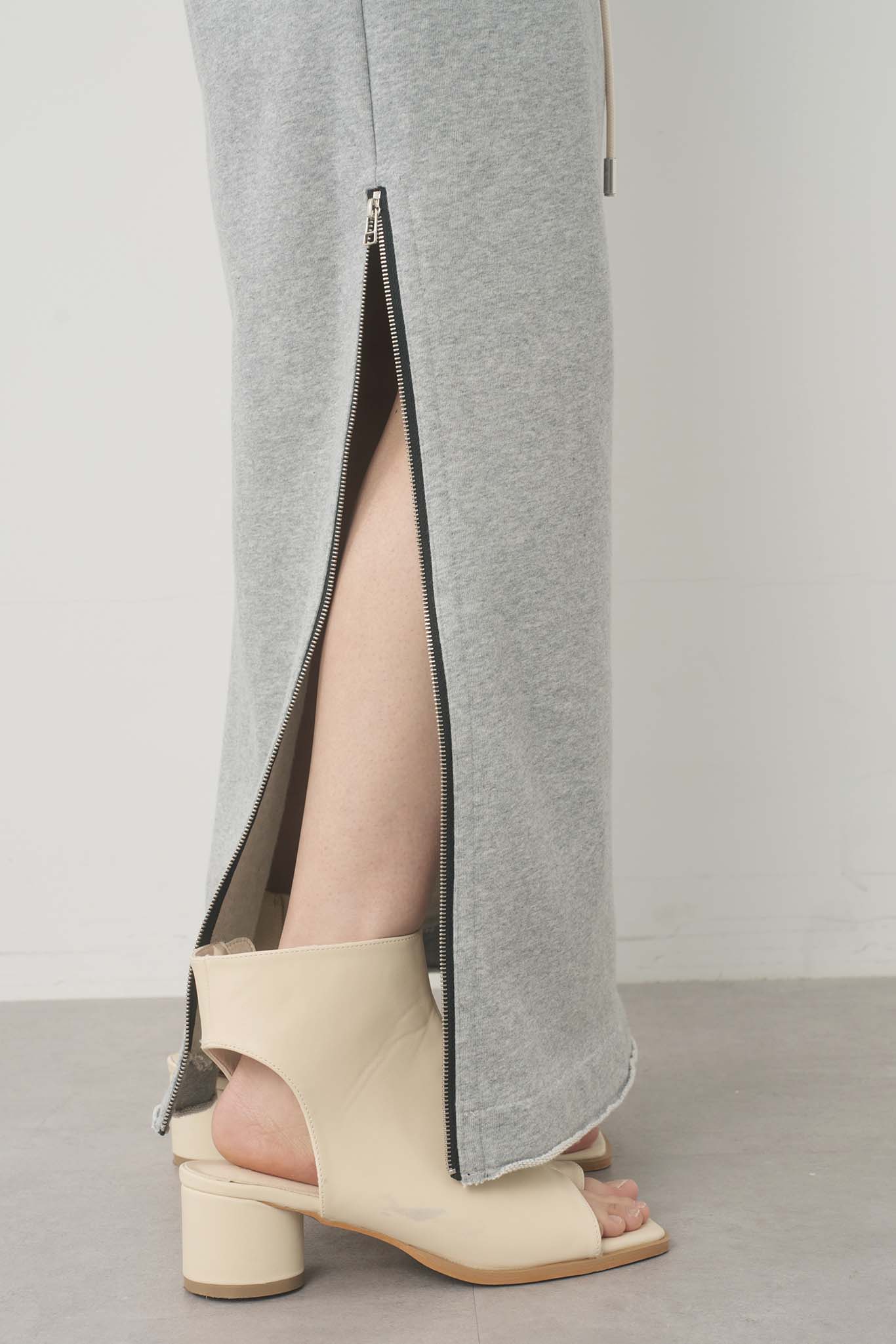 スエットジップスカート