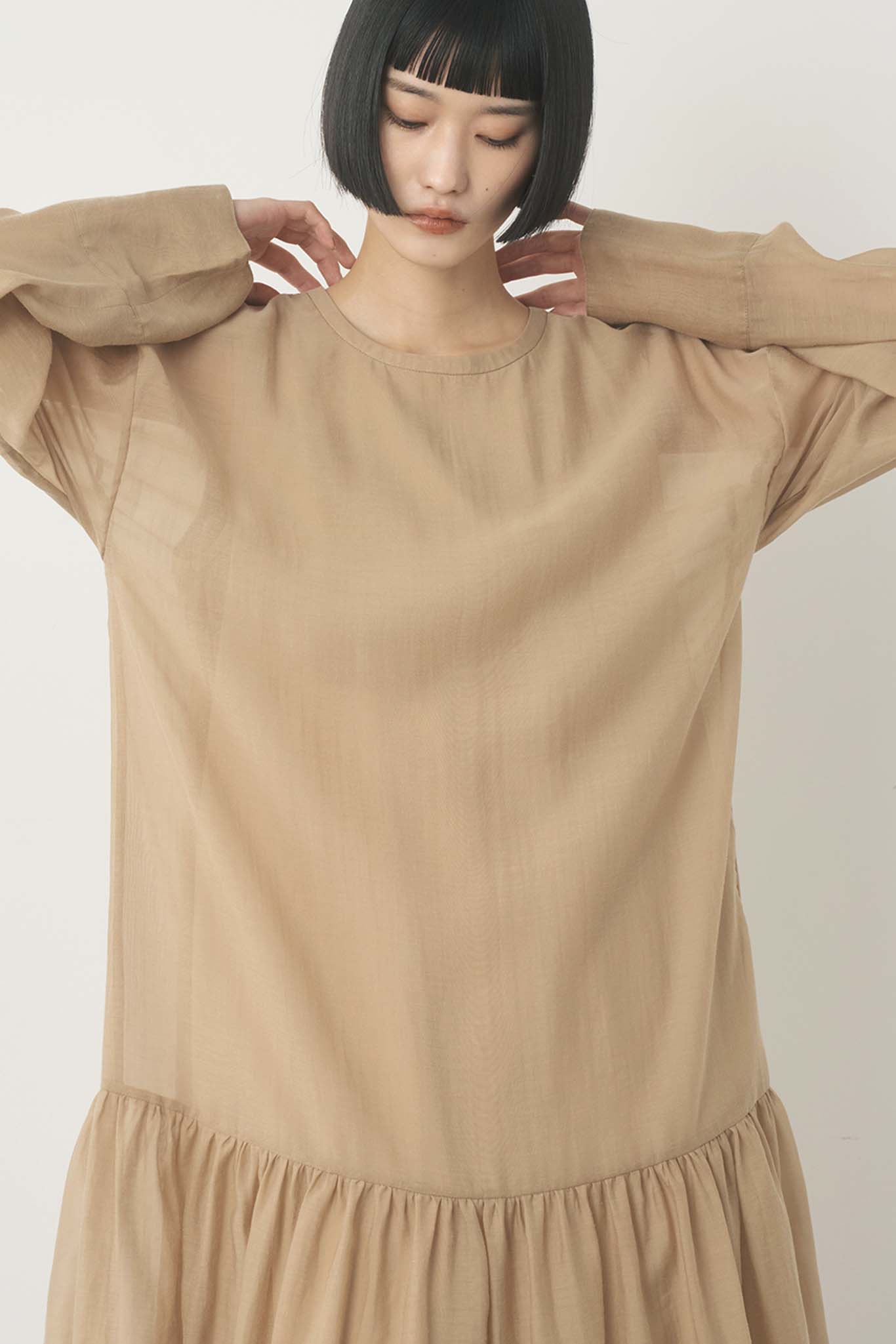 オーガンジーレイヤードワンピース