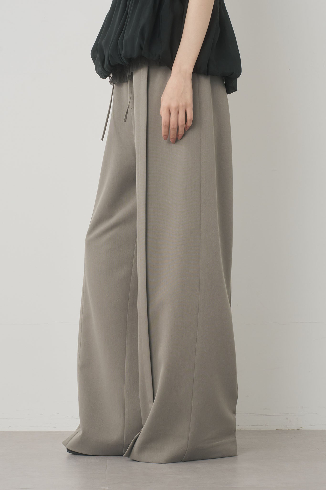 ドロストイージーパンツ