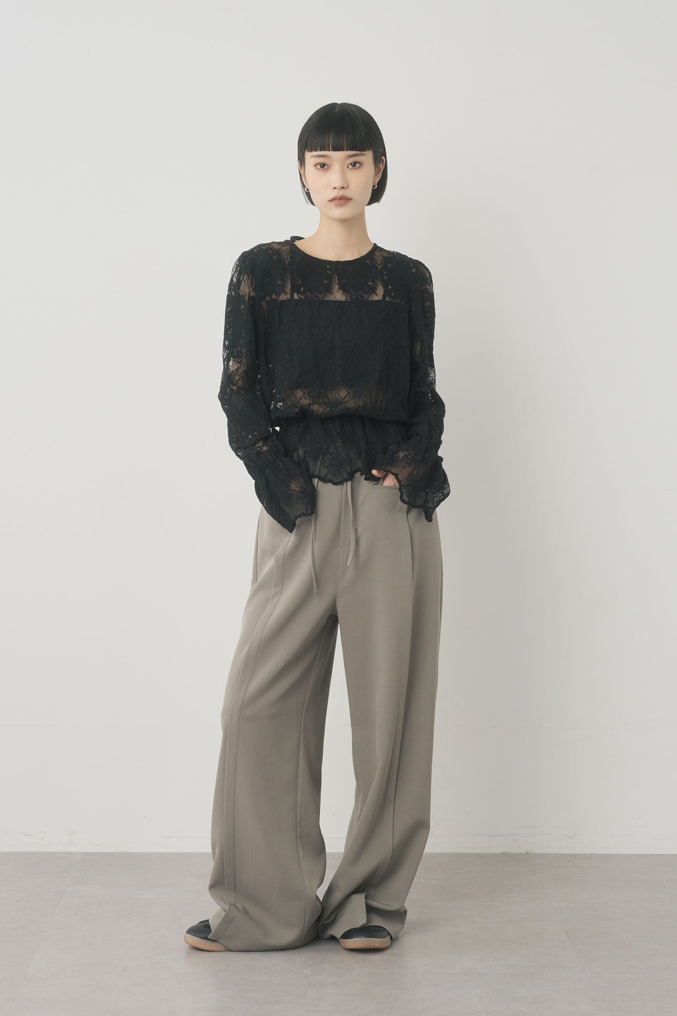 チュール刺繍プルオーバー