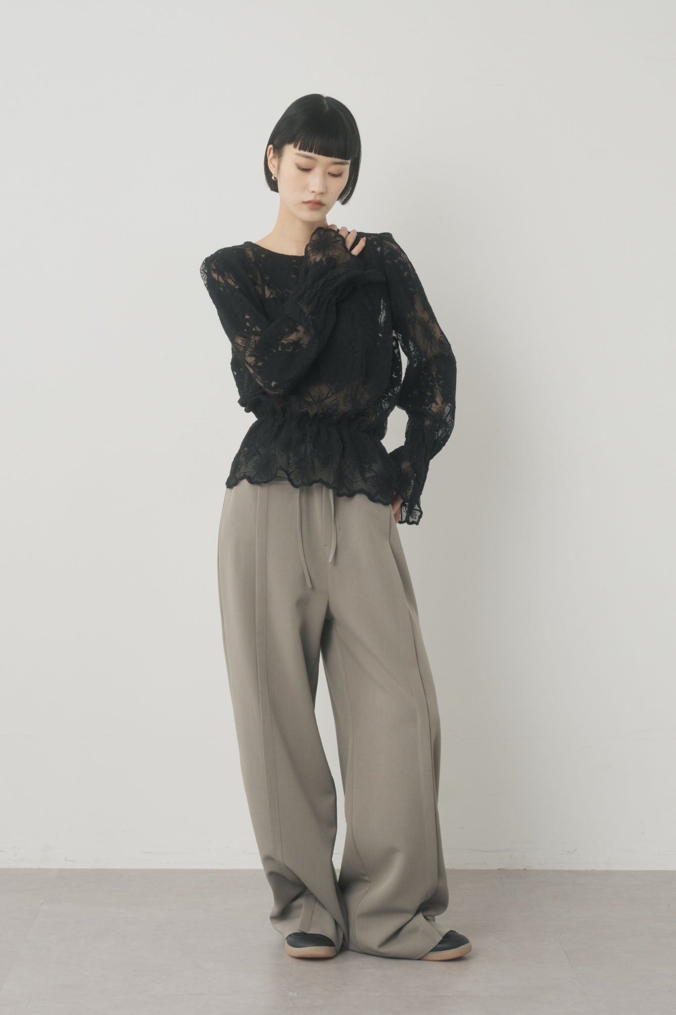 チュール刺繍プルオーバー