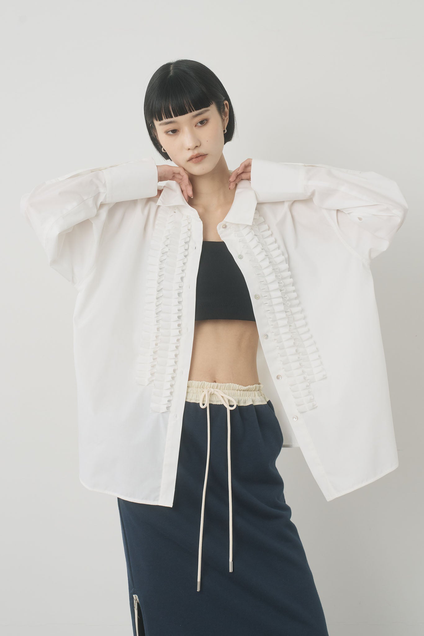 フロントフリルディテールシャツ